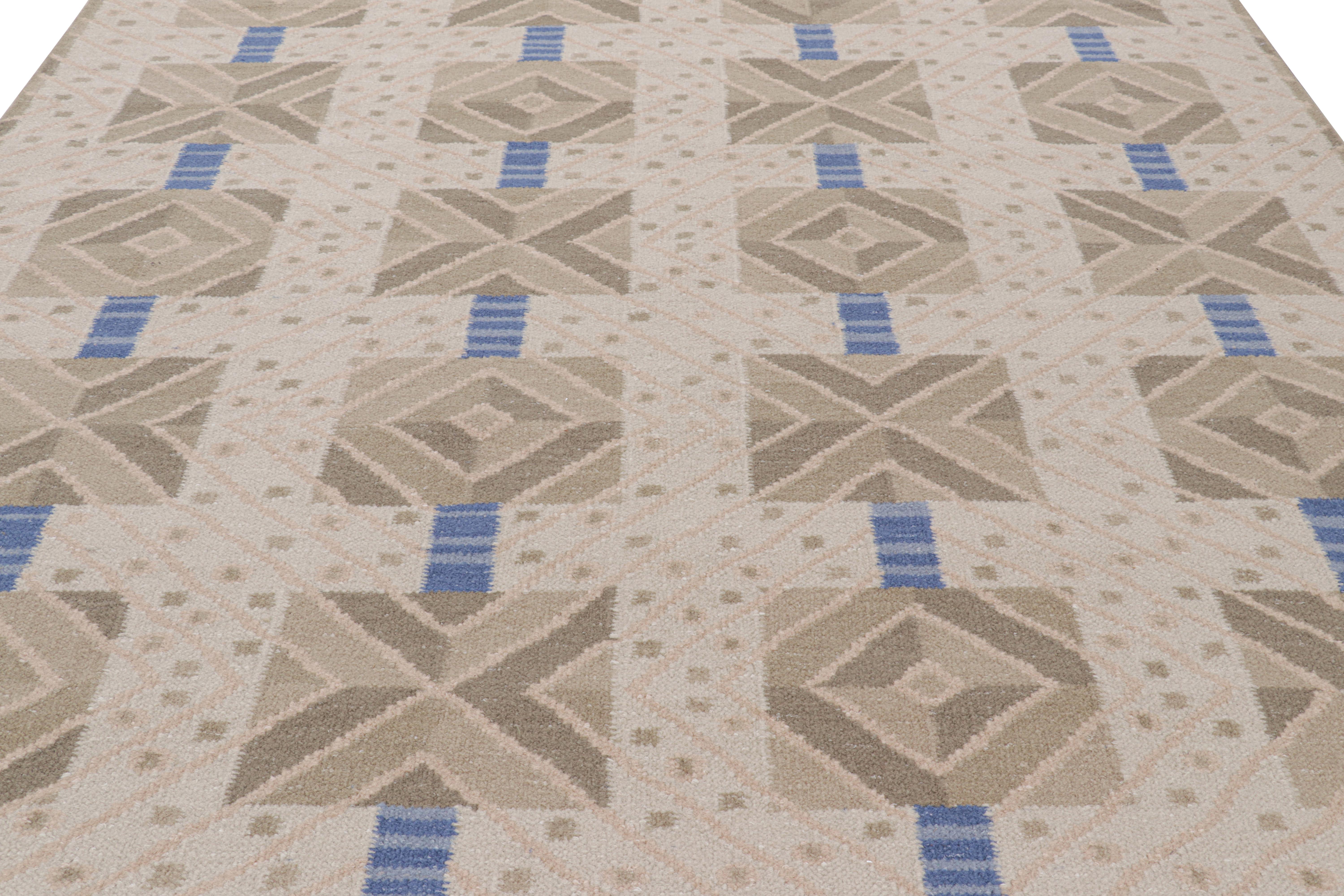 Issu de la Collection Scandinave de Rug & Kilim, ce tapis 9x12 est tissé à la main dans une nouvelle construction à armure plate utilisant un mélange de laine et de fils exotiques - une nouvelle texture douce inspirée des fils d'alpaga. 

Sur le