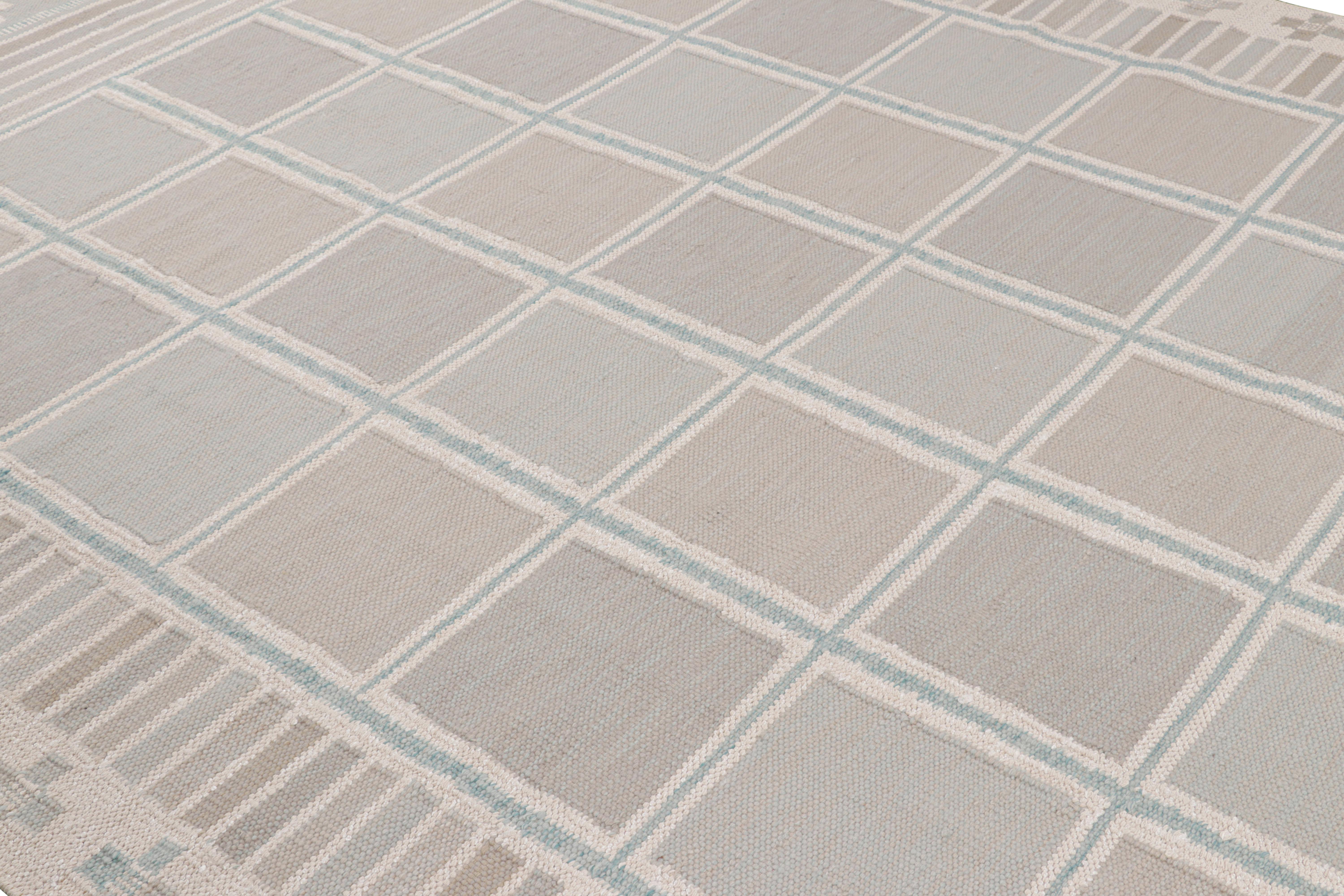 Dieser 9x12 große skandinavische Kelim aus unserer berühmten Flachgewebe-Textur der gleichnamigen, preisgekrönten Collection'S ist aus Wolle handgewebt und besticht durch die Finesse schwedischer Ästhetik mit einem geometrischen Muster. 

Über das