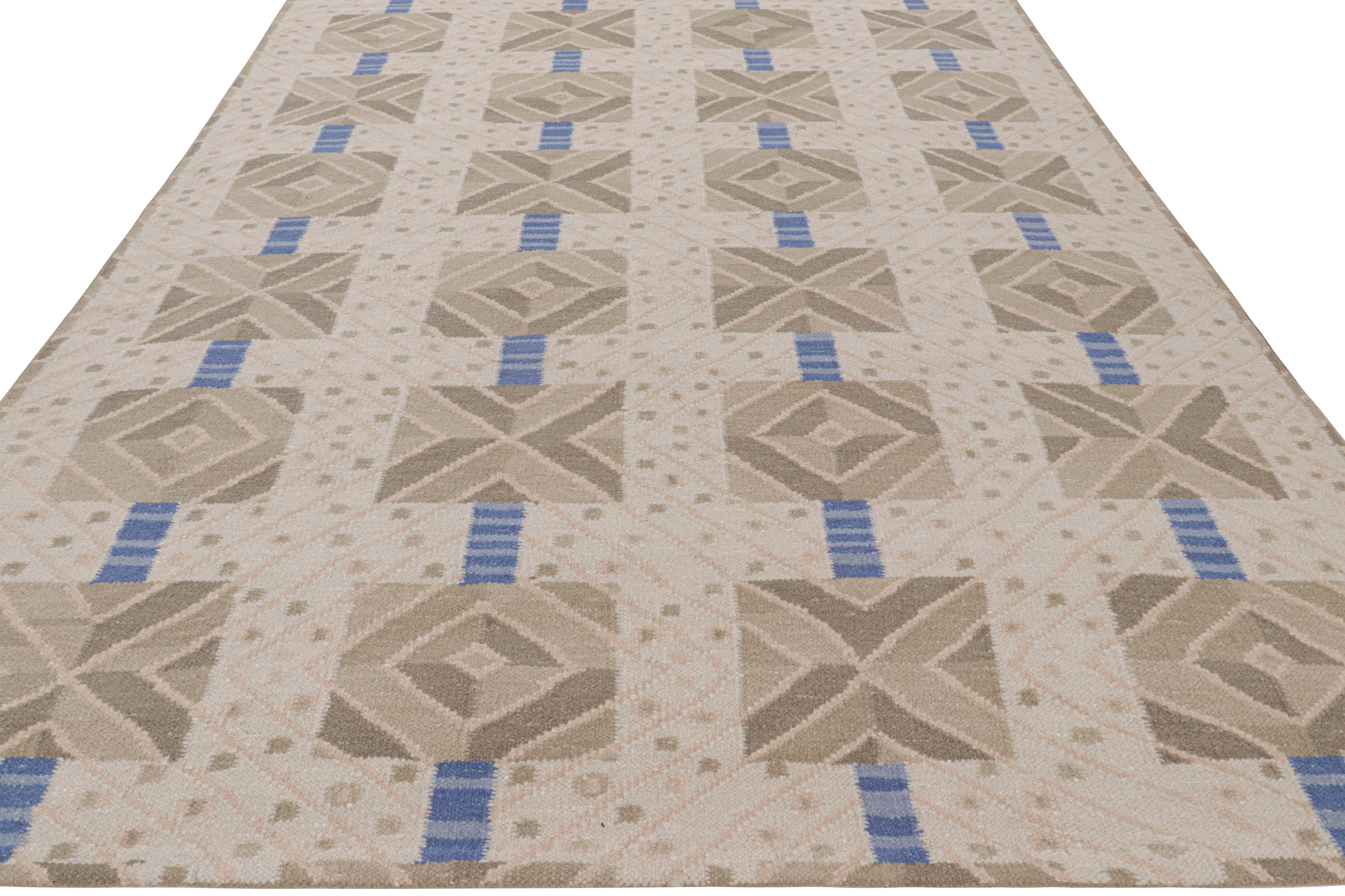 Indien Tapis de style scandinave à motifs géométriques beige-brun et bleu de Rug & Kilim en vente