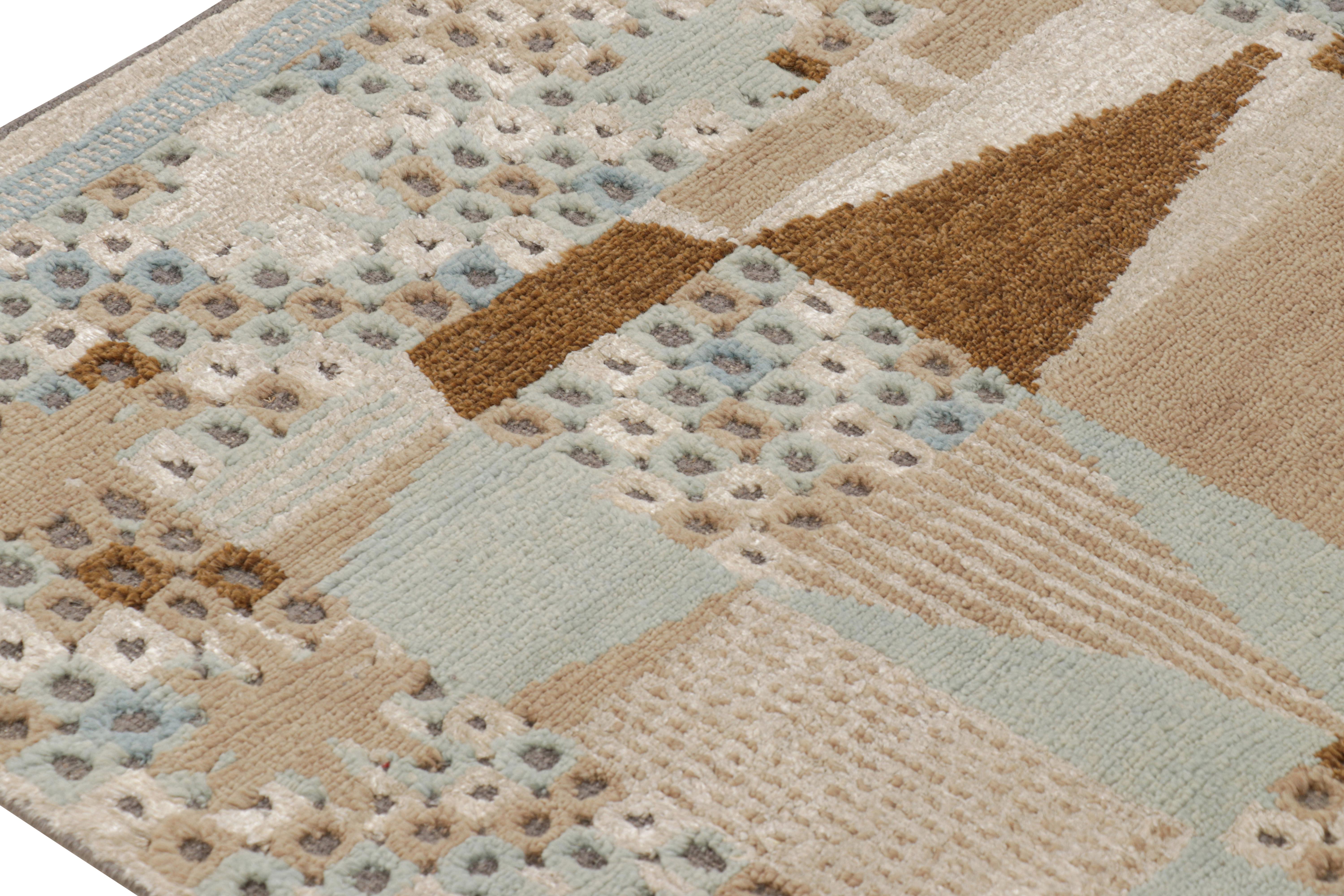 Tapis de style scandinave à motifs géométriques beige-brun et bleu de Rug & Kilim Neuf - En vente à Long Island City, NY