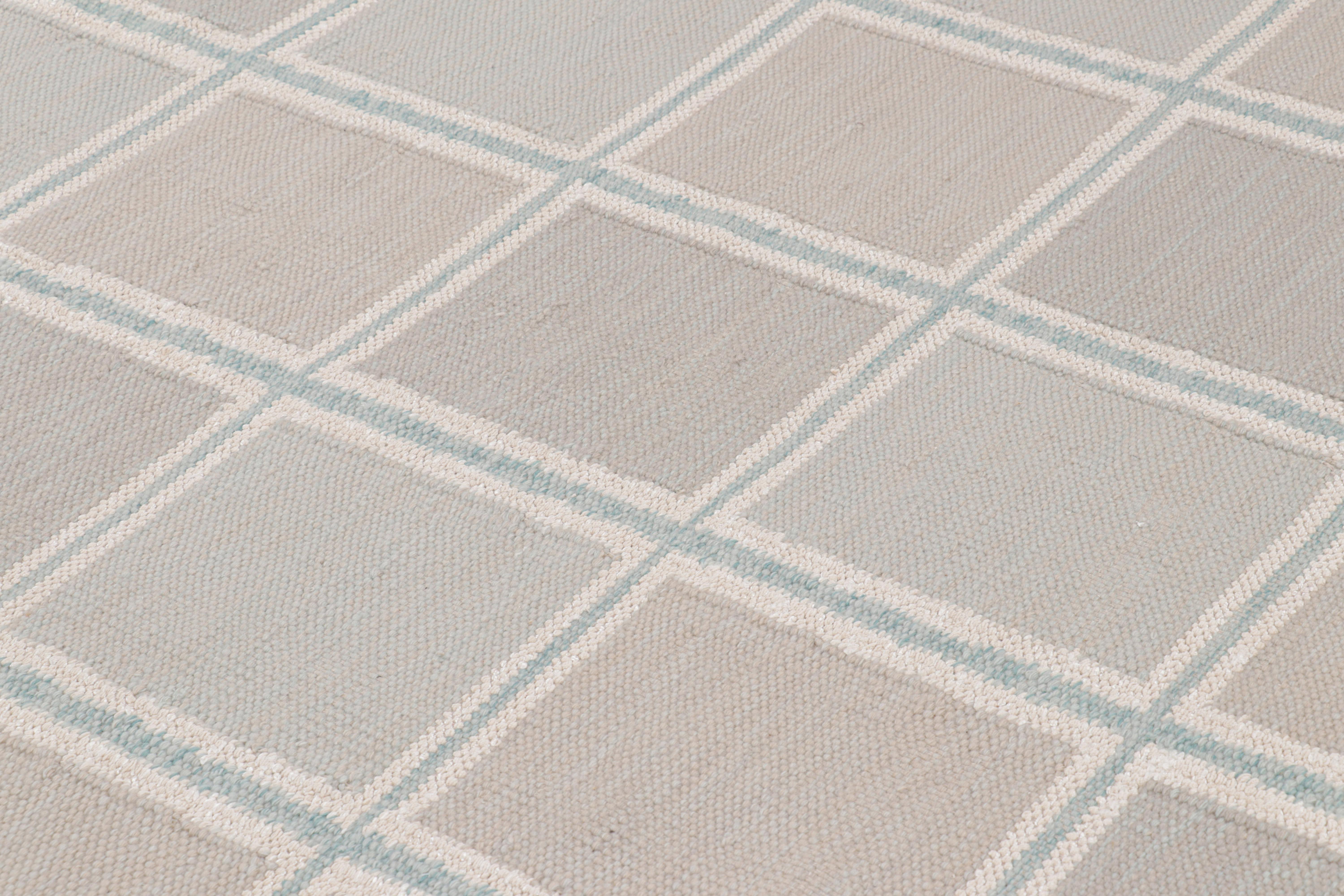 Rug & Kilim's Teppich im skandinavischen Stil in Beige-Braun und Blau mit geometrischen Mustern im Zustand „Neu“ im Angebot in Long Island City, NY