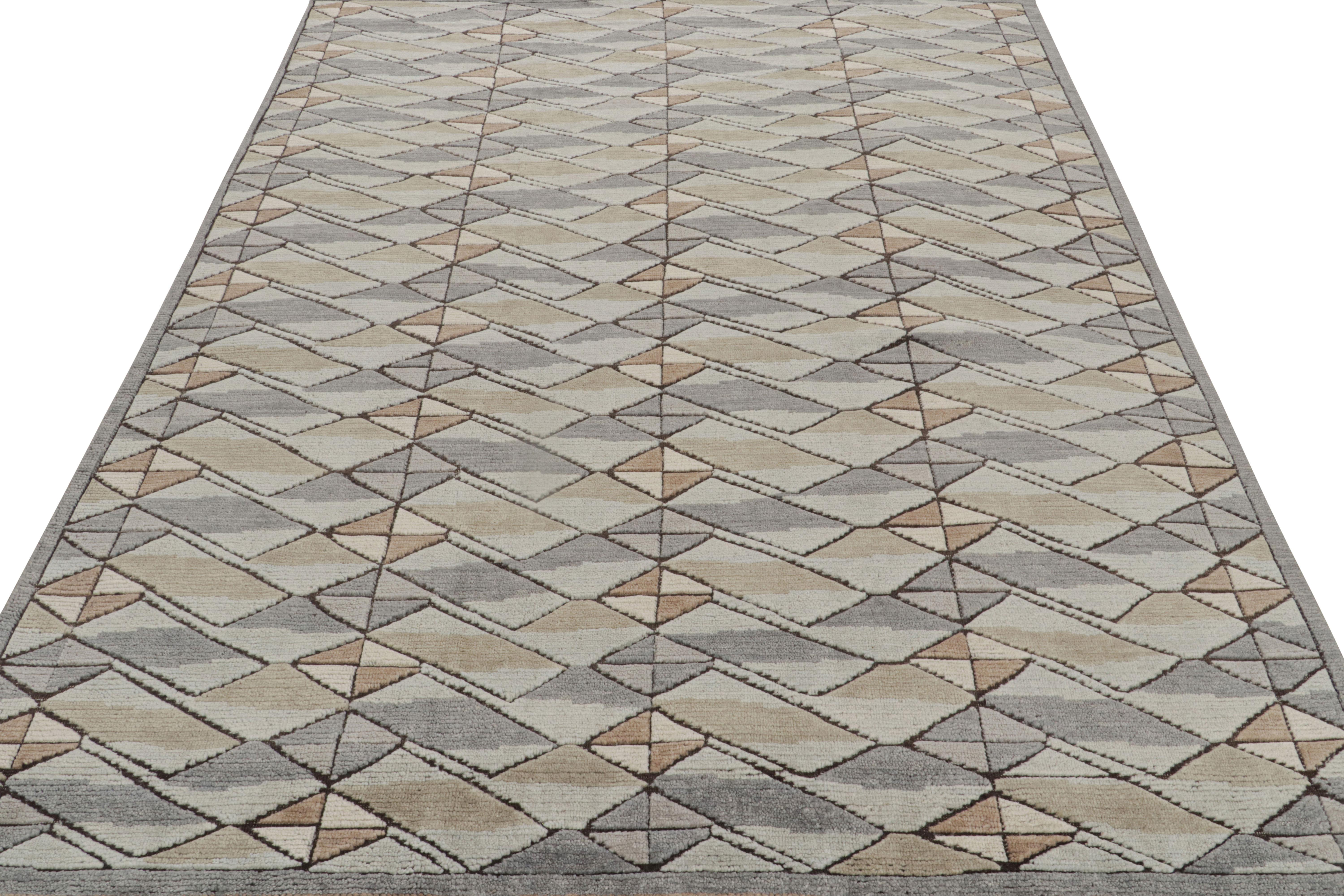 Rug & Kilim's Teppich im skandinavischen Stil in Beige-Braun und Grau mit geometrischen Mustern (Skandinavische Moderne) im Angebot