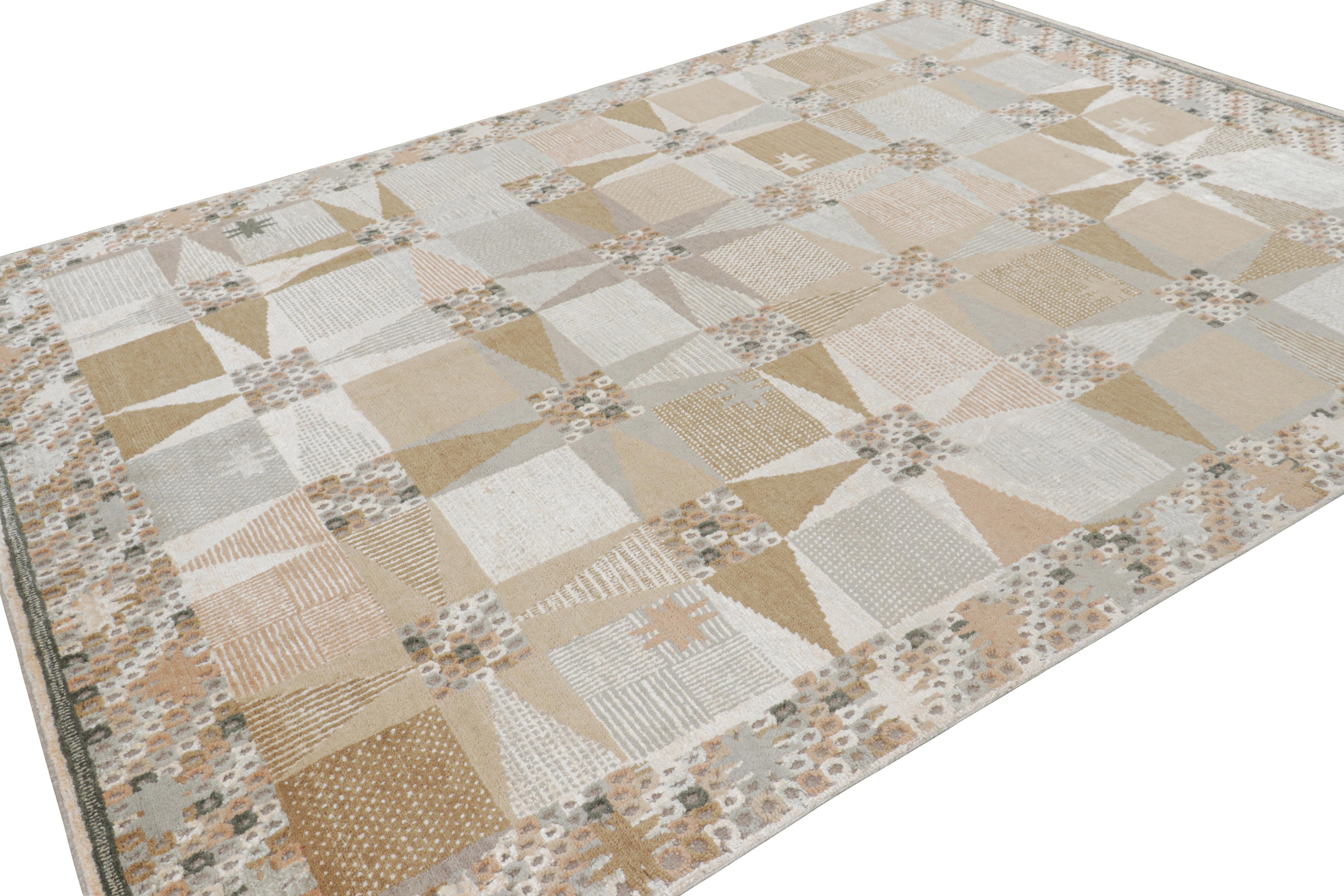 Noué à la main Tapis de style scandinave à motifs géométriques beige-brun et gris de Rug & Kilim en vente