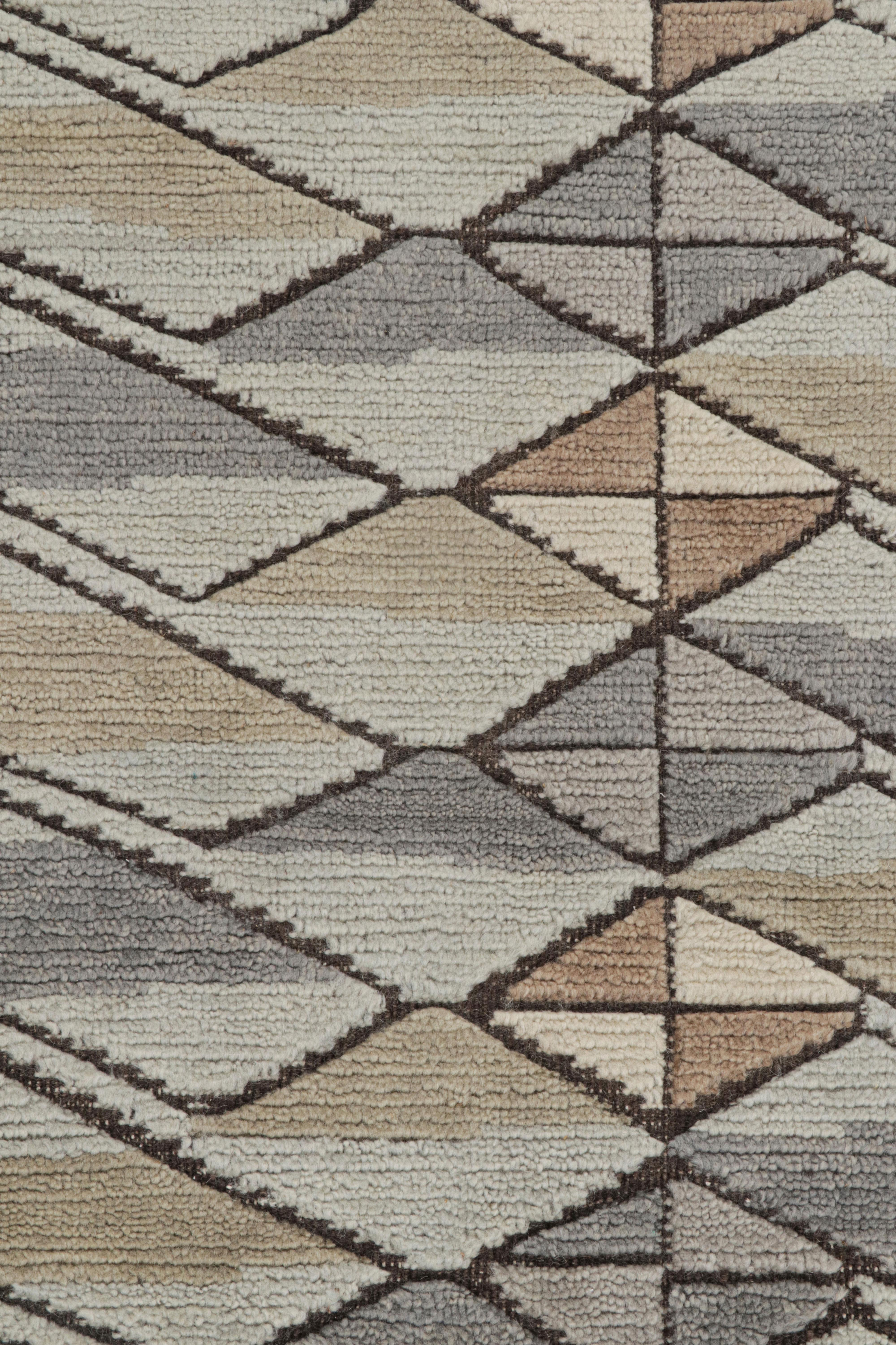 Rug & Kilim’s Scandinavian Style Rug in Beige-Brown and Gray Geometric Patterns In New Condition For Sale In Long Island City, NY