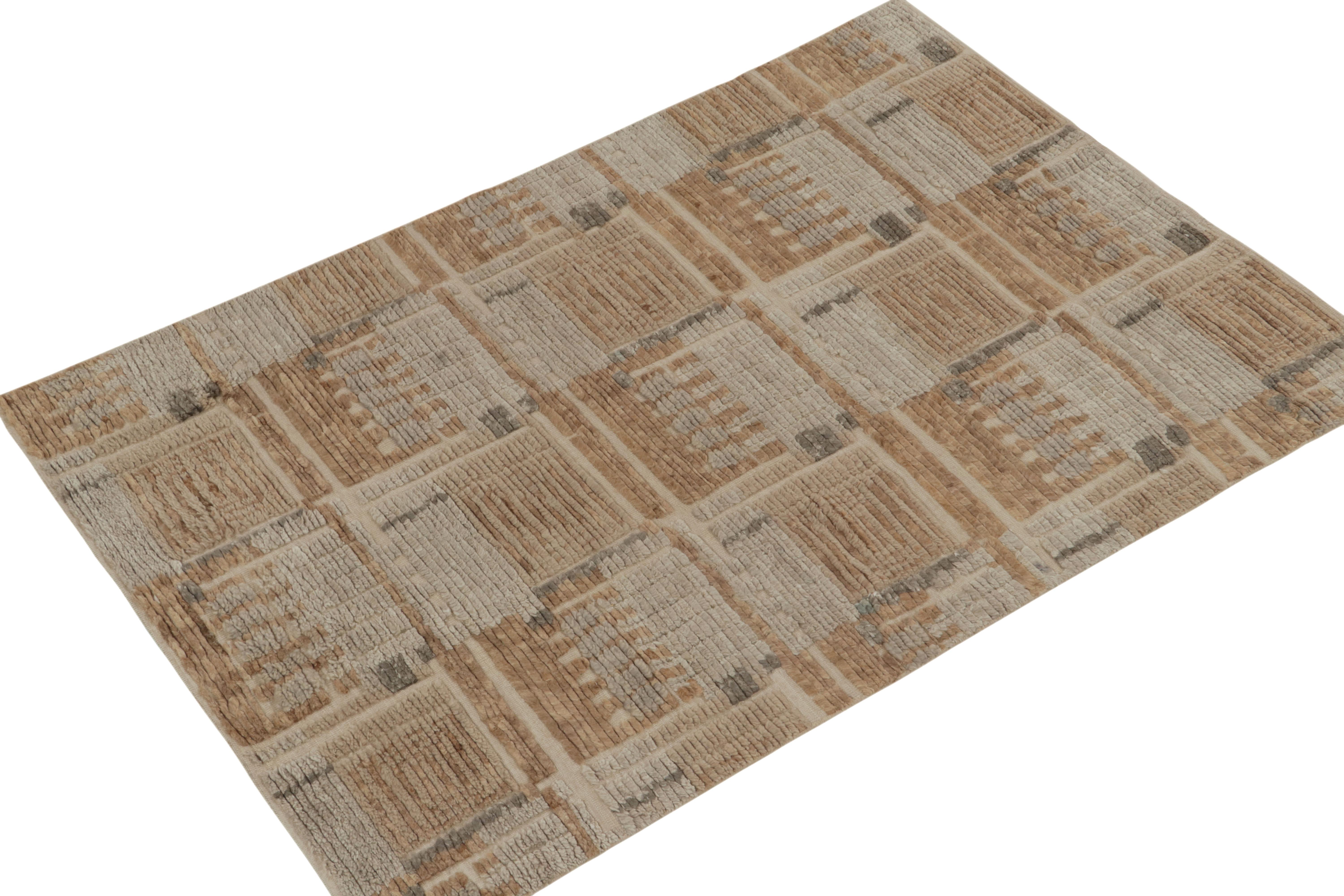 Der handgeknüpfte Wollteppich 4x6 ist von schwedischen Deco-Designs inspiriert und gehört zur preisgekrönten Scandinavian Collection'S von Rug & Kilim. 

Über das Design: Dieser Teppich greift die skandinavische Ästhetik der Mitte des Jahrhunderts