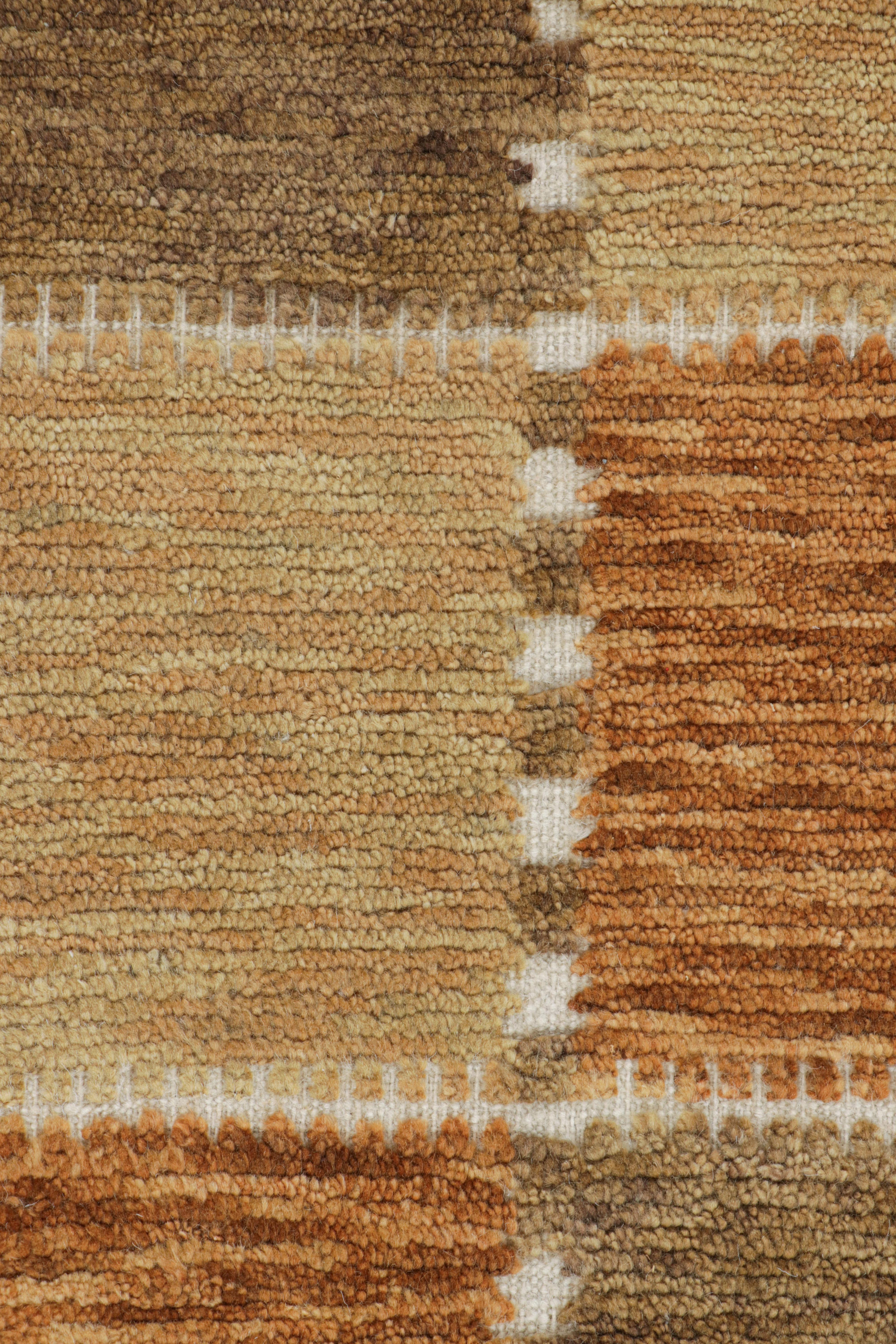 Alfombra de estilo escandinavo Rug & Kilim en marrón beige y estampado geométrico óxido en Nuevo estado para la venta en Long Island City, NY