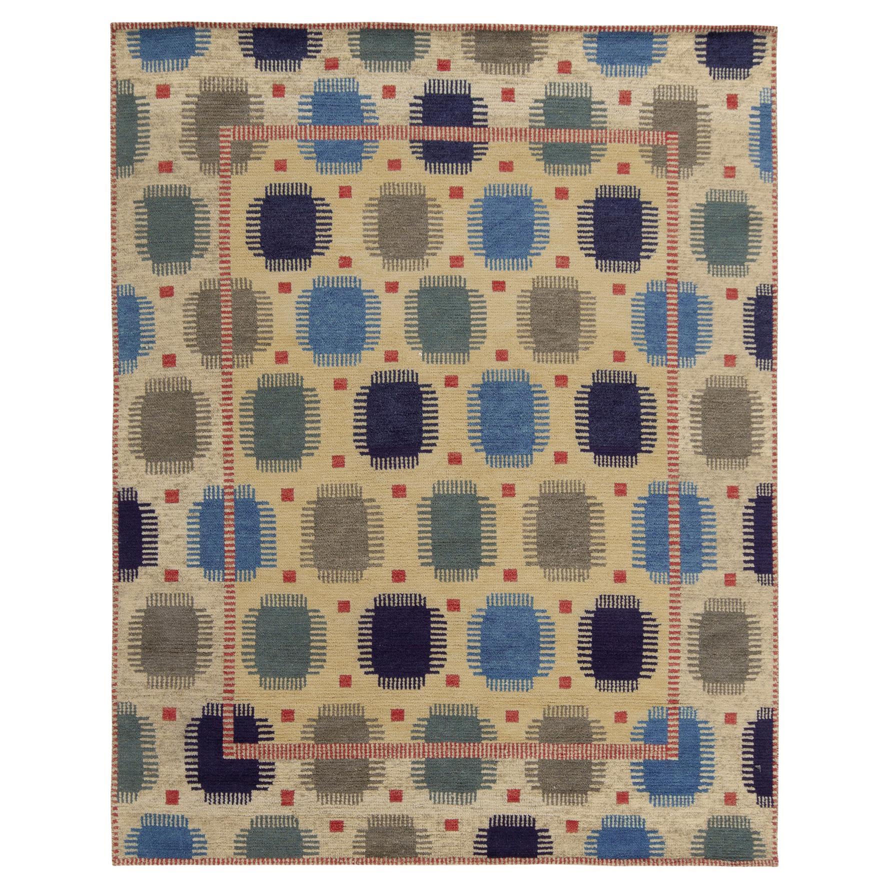 Rug & Kilim's Scandinavian Style Rug in Beige-Brown, Blue Geometric Pattern (tapis de style scandinave en beige et brun, motif géométrique bleu)