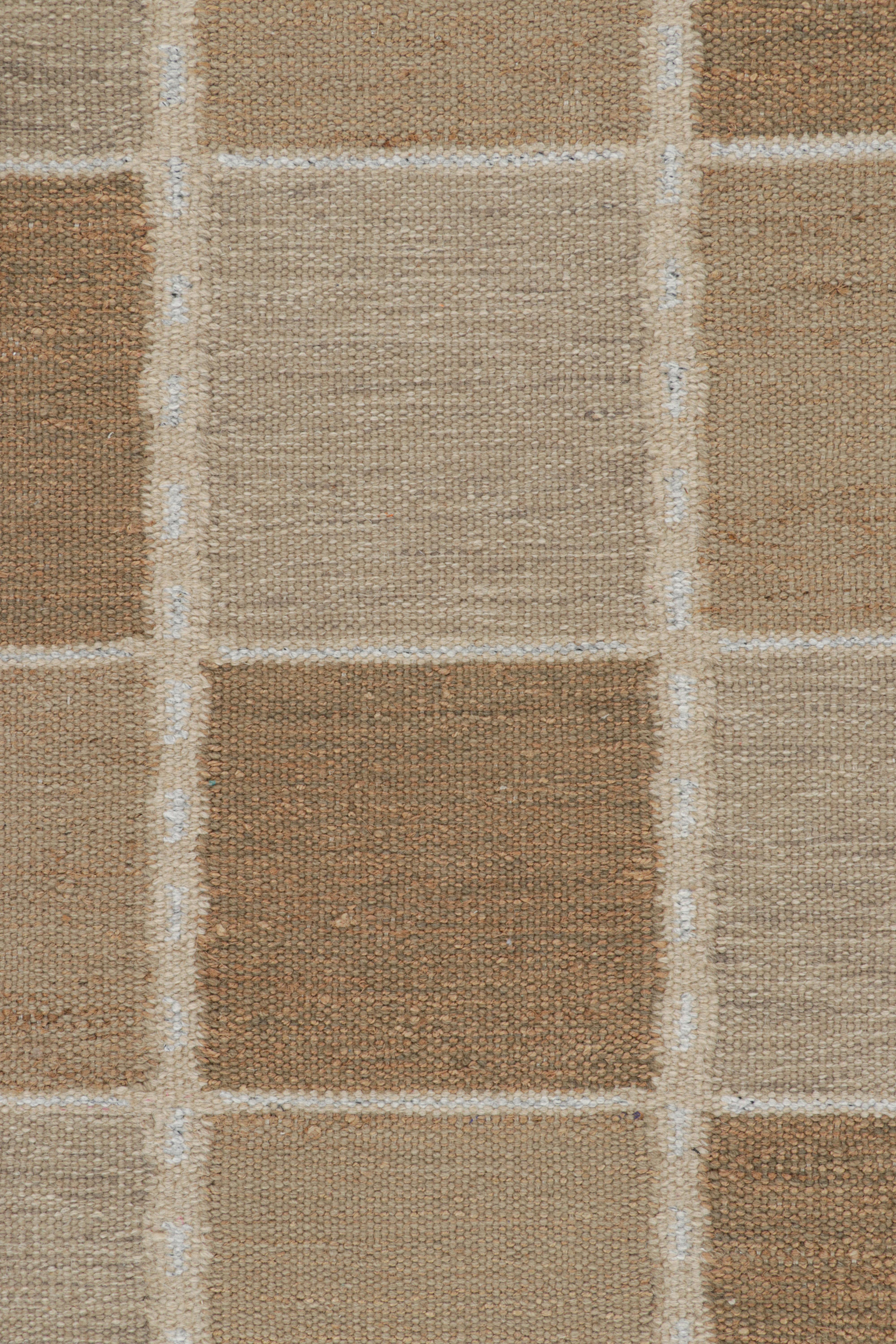 Rug & Kilim's Teppich im skandinavischen Stil in Beige-Braun & Creme mit geometrischen Mustern (Moderne) im Angebot