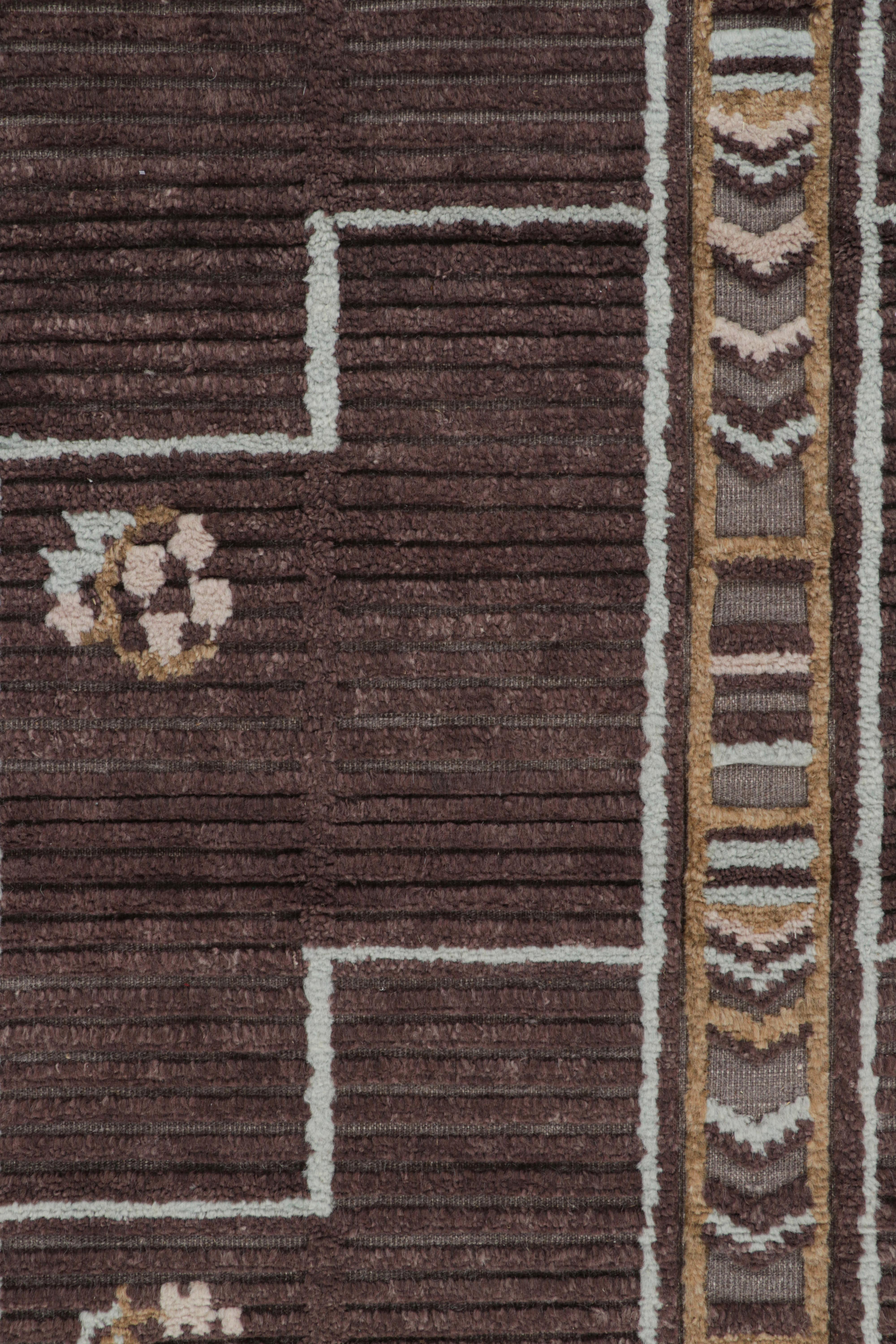 Rug & Kilim's Teppich im skandinavischen Stil in Beige-Braun mit geometrischen Mustern im Zustand „Neu“ im Angebot in Long Island City, NY