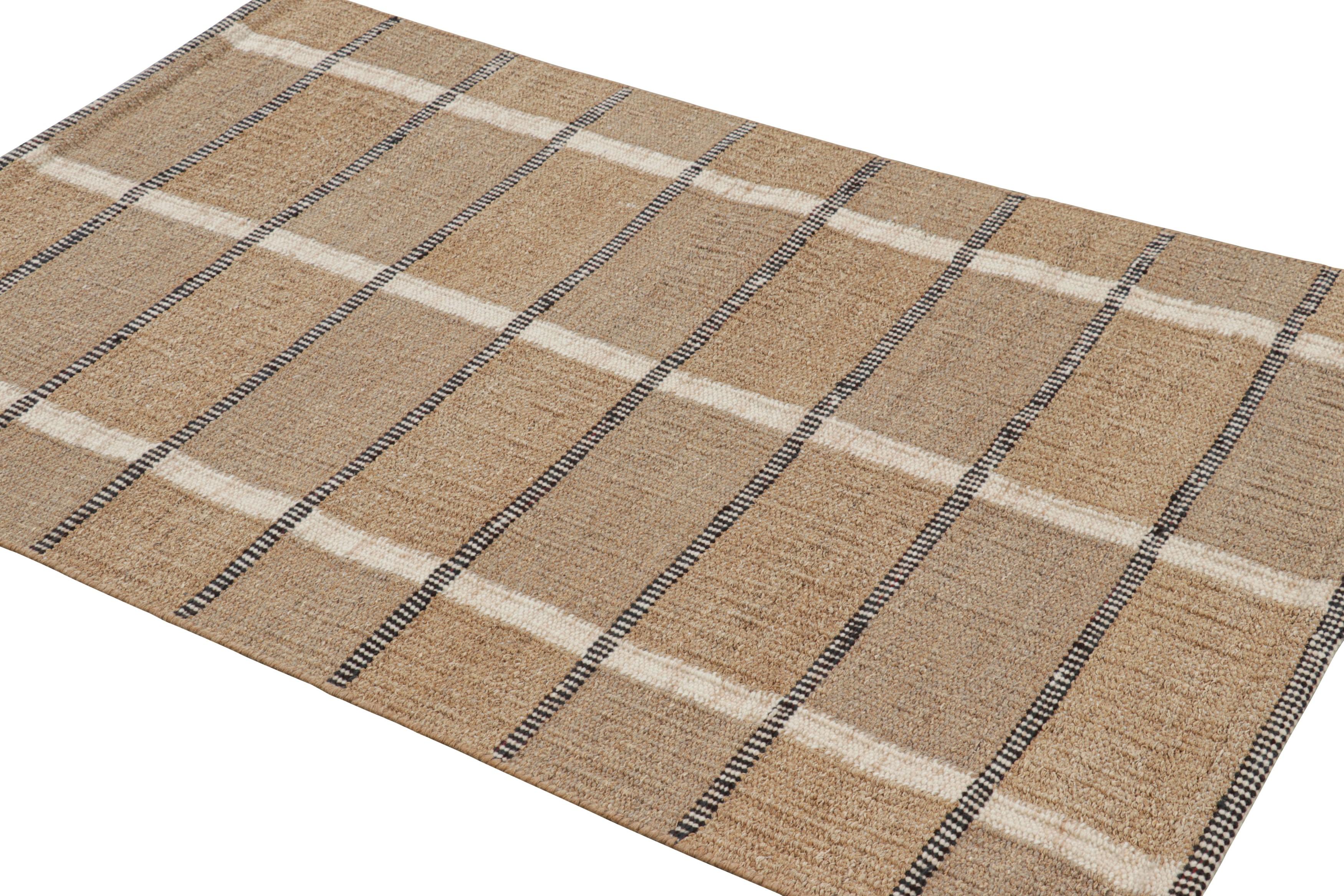 Tessuto a mano Tappeto in stile scandinavo Rug & Kilim in beige-marrone con strisce bianche e nere in vendita