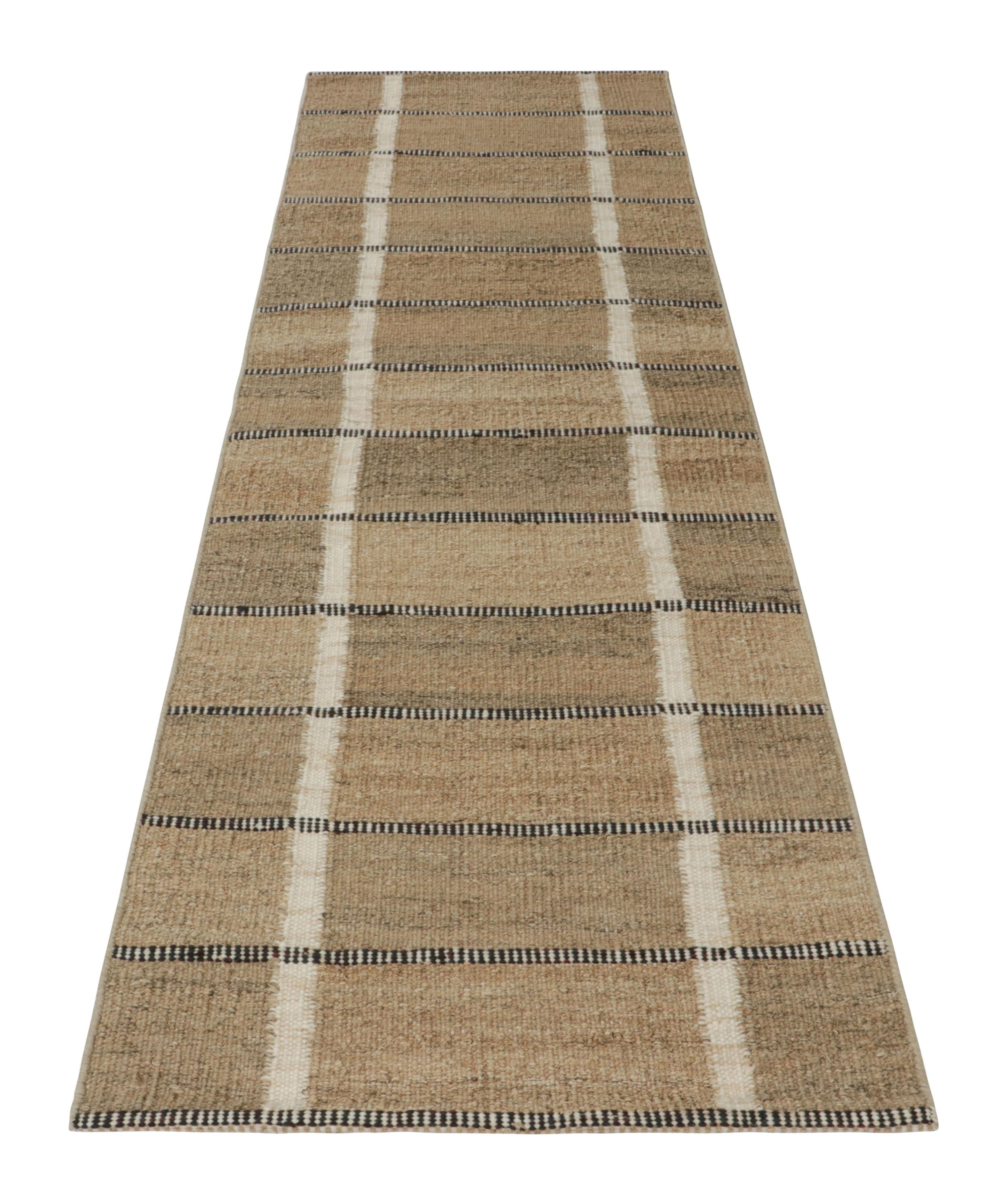 Annodato a mano Tappeto in stile scandinavo Rug & Kilim in beige-marrone con strisce bianche e nere in vendita