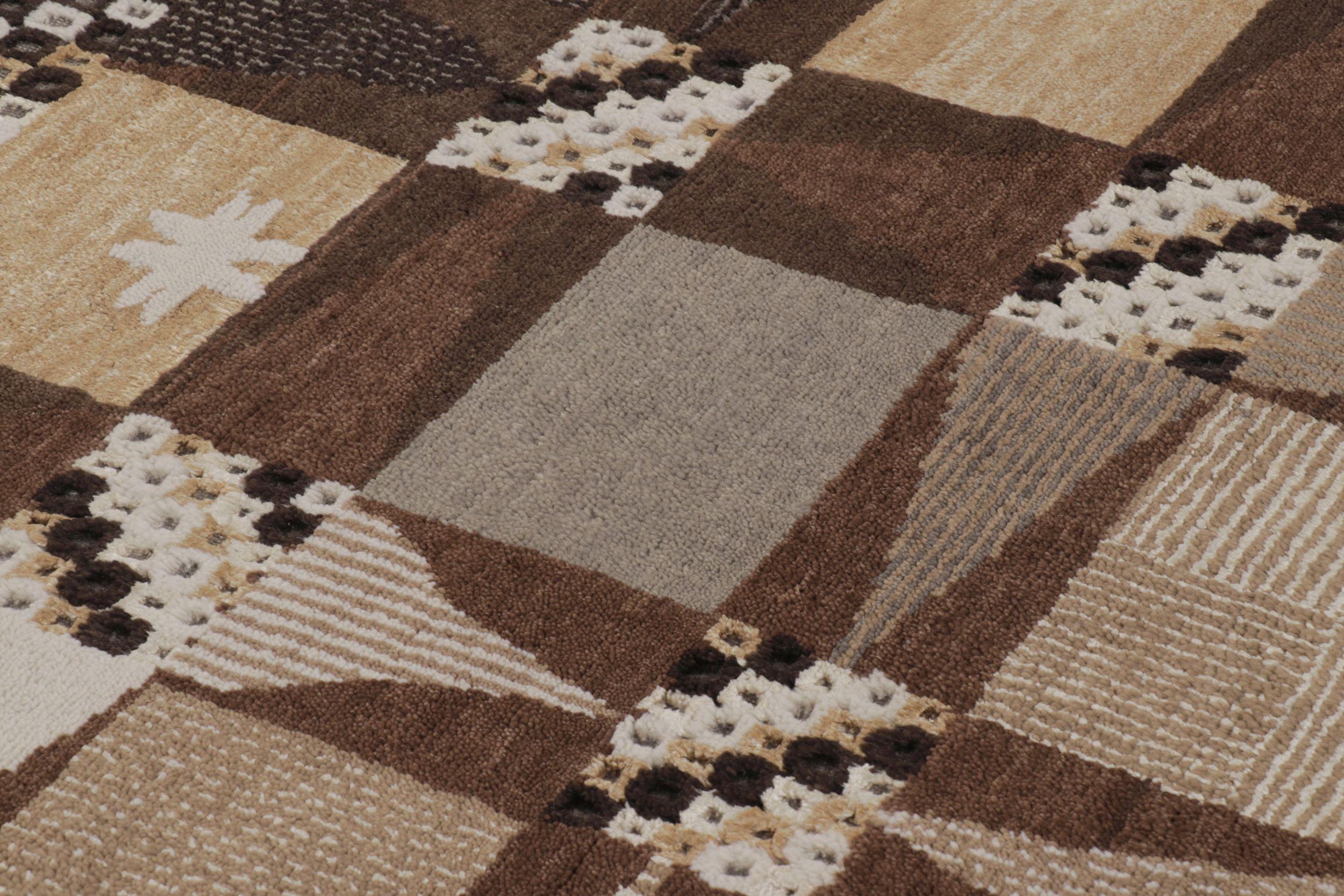Moderno Tappeto in stile scandinavo Rug & Kilim in beige-marrone con motivi geometrici in vendita