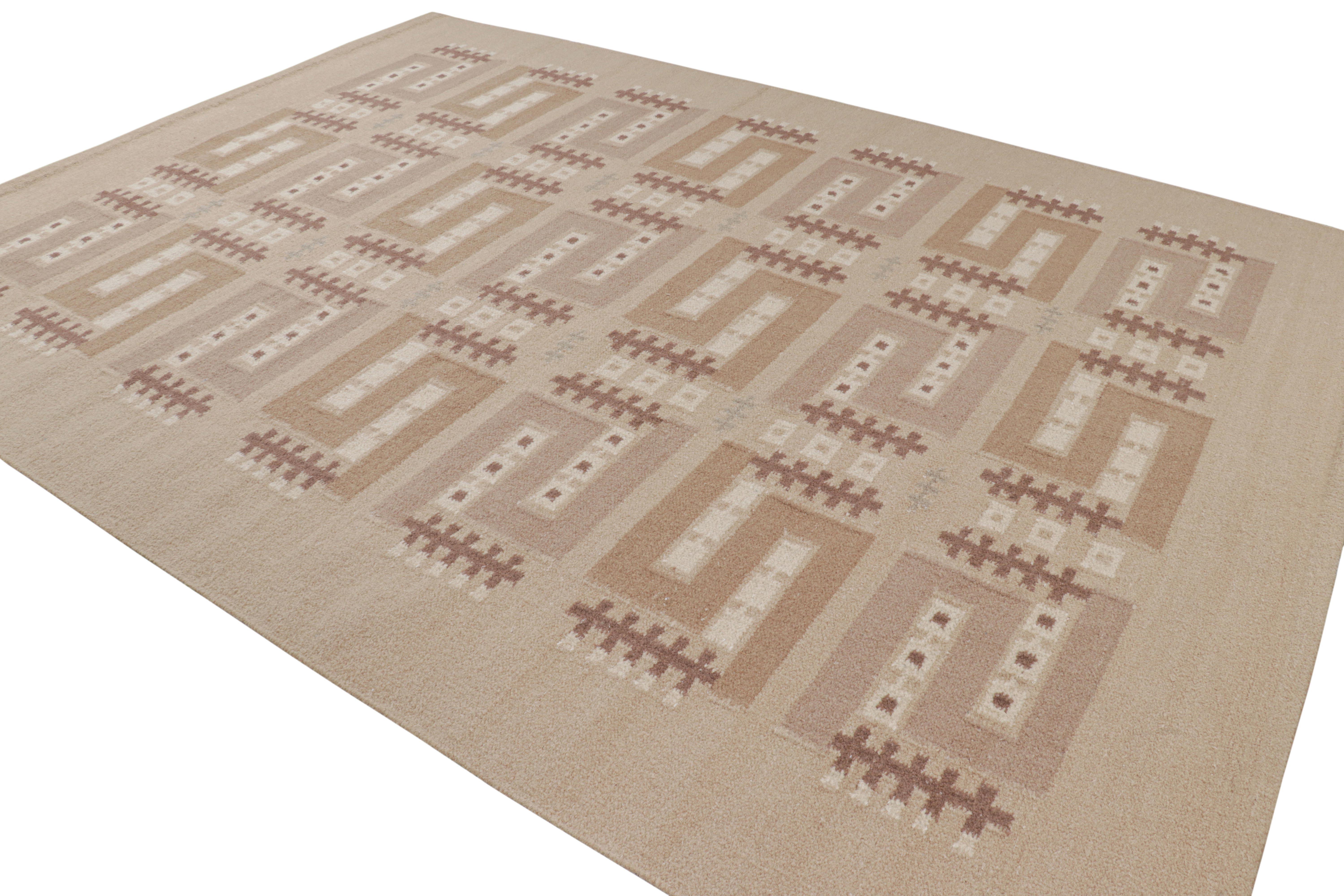 Indien Rug & Kilim's Scandinavian Style Rug in Beige-Brown with Geometric Patterns (tapis de style scandinave à motifs géométriques) en vente