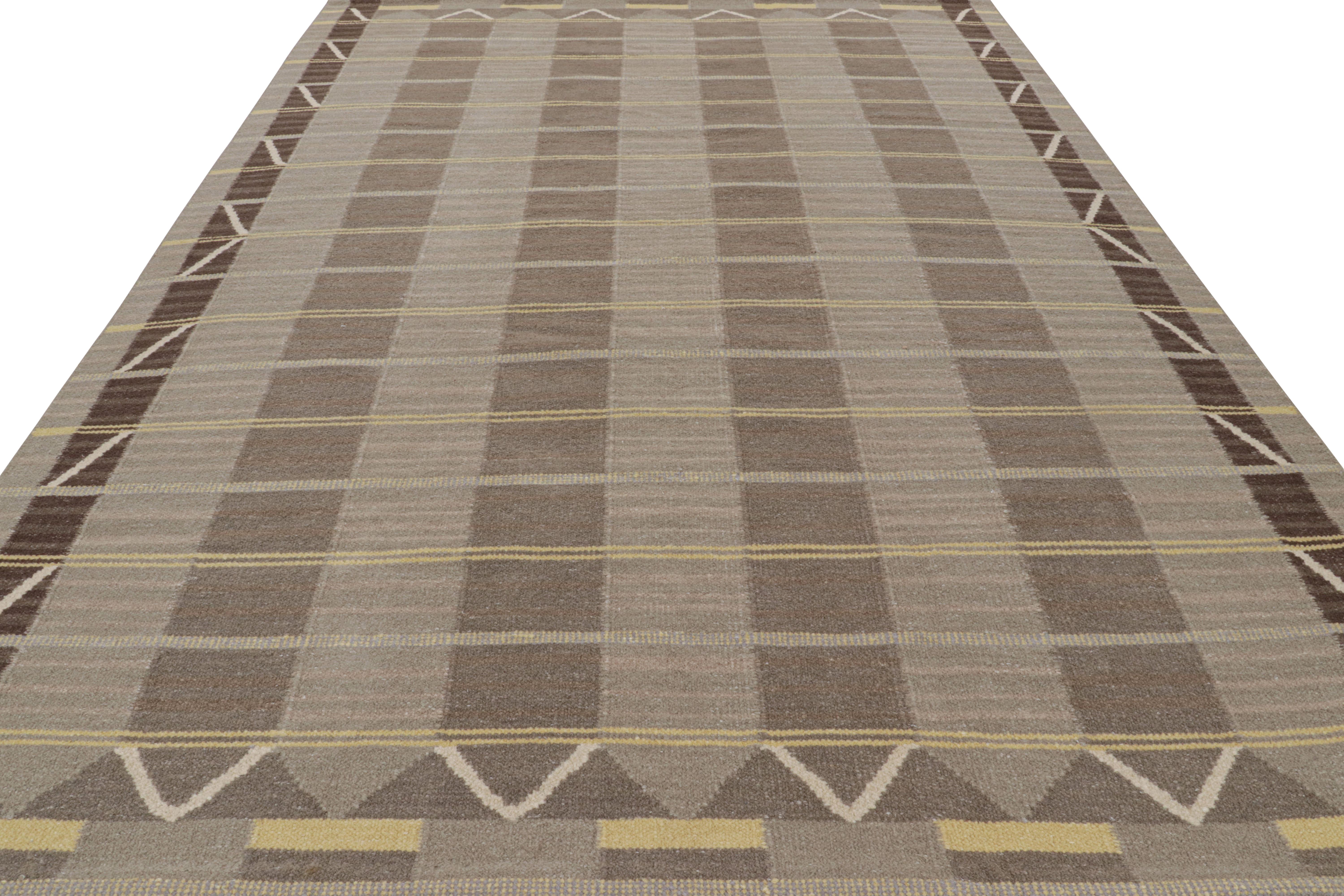 Rug & Kilim's Teppich im skandinavischen Stil in Beige-Braun mit geometrischen Mustern (Handgeknüpft) im Angebot