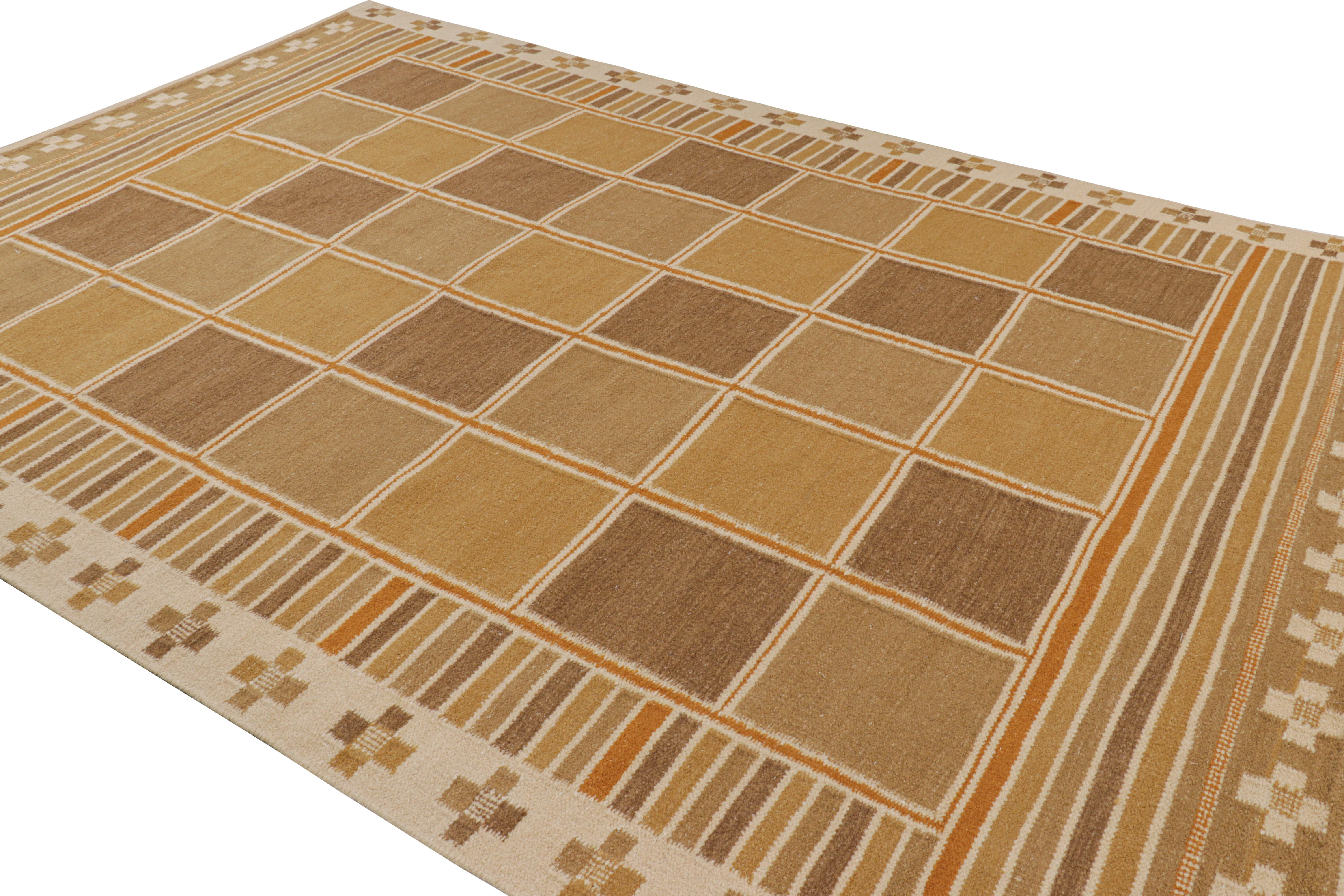 Tissé à la main Rug & Kilim's Scandinavian Style Rug in Beige-Brown with Geometric Patterns (tapis de style scandinave à motifs géométriques) en vente