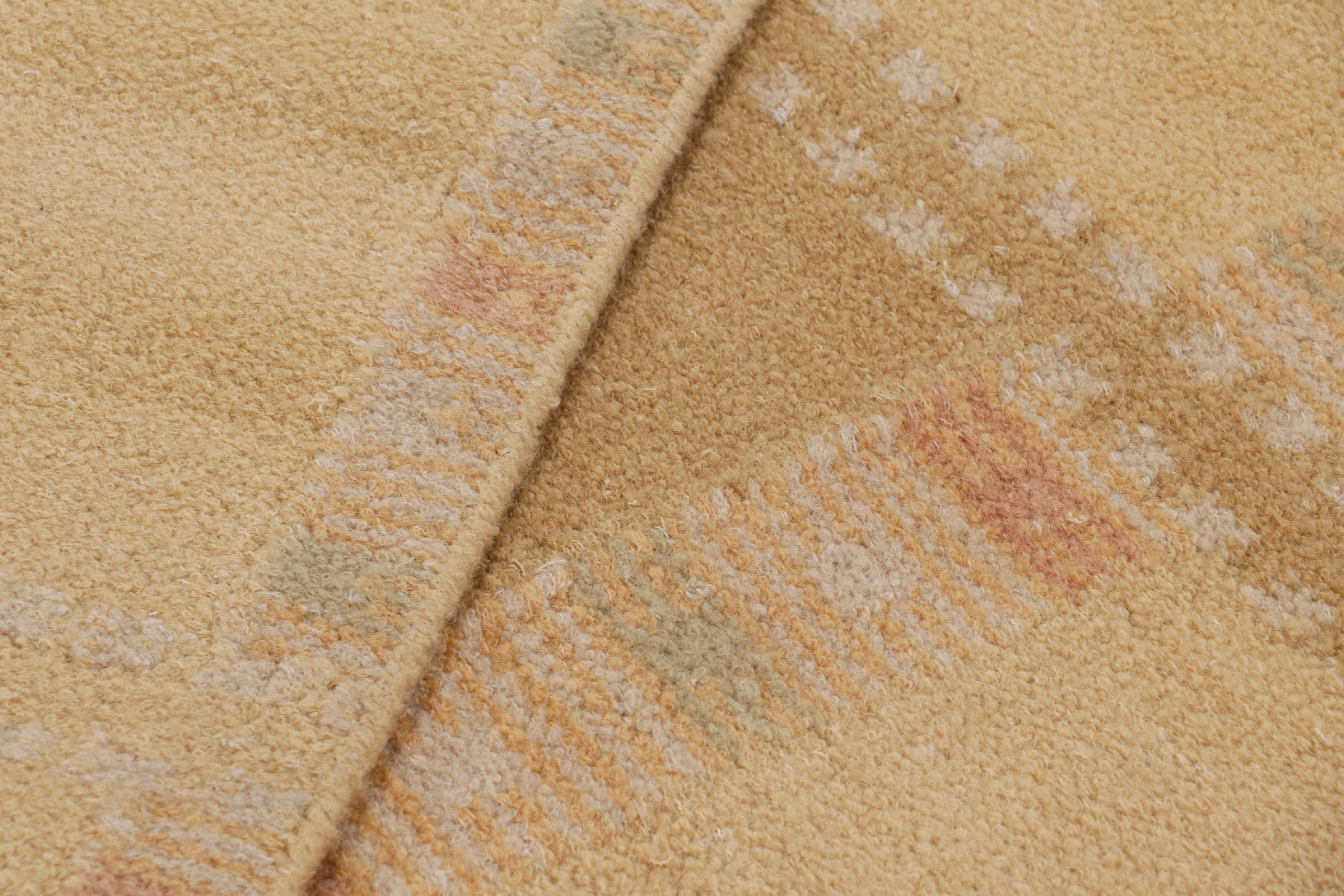 XXIe siècle et contemporain Rug & Kilim's Scandinavian Style Rug in Beige-Brown with Geometric Patterns (tapis de style scandinave à motifs géométriques) en vente