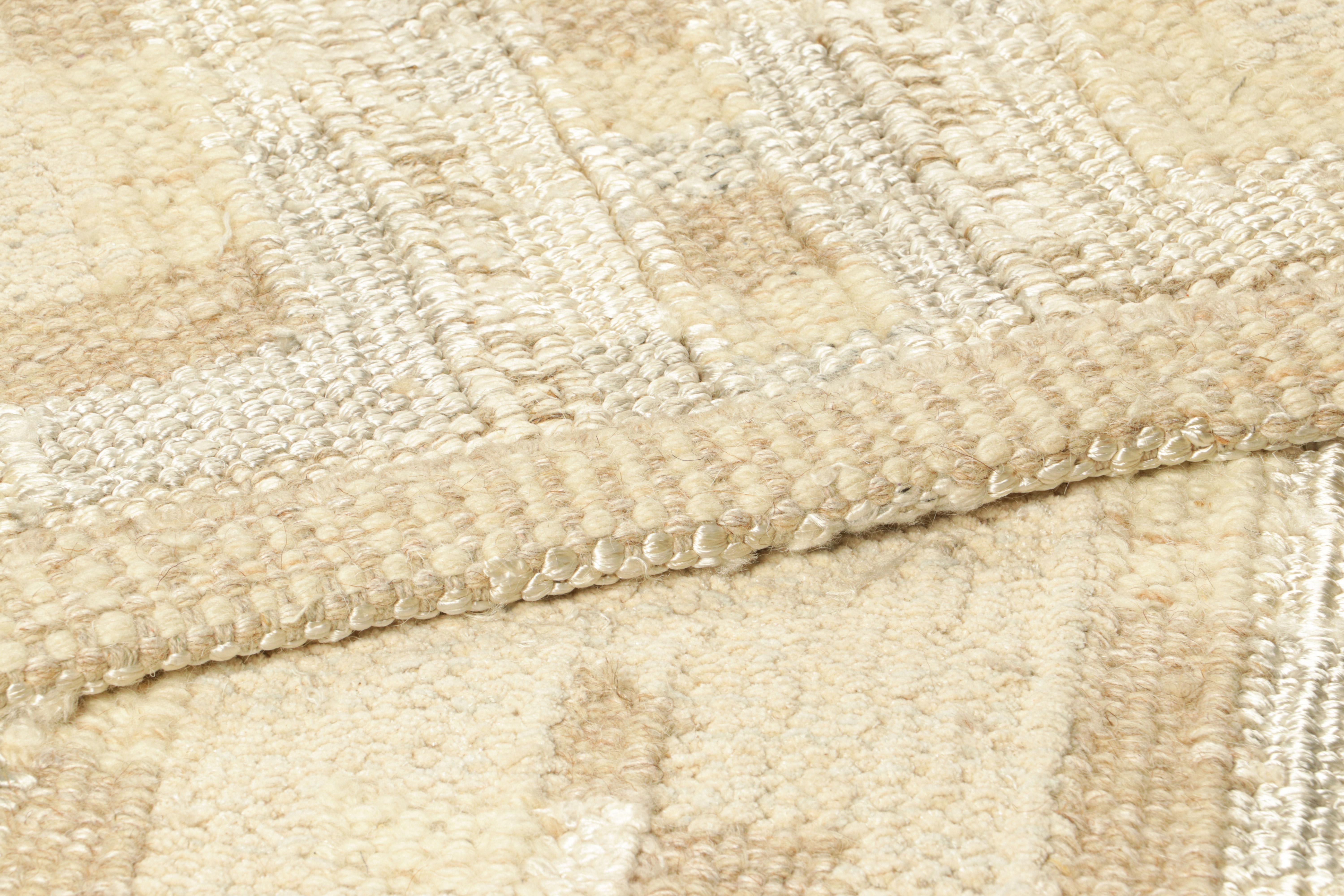 XXIe siècle et contemporain Rug & Kilim's Scandinavian Style Rug in Beige-Brown with Geometric Patterns (tapis de style scandinave à motifs géométriques) en vente