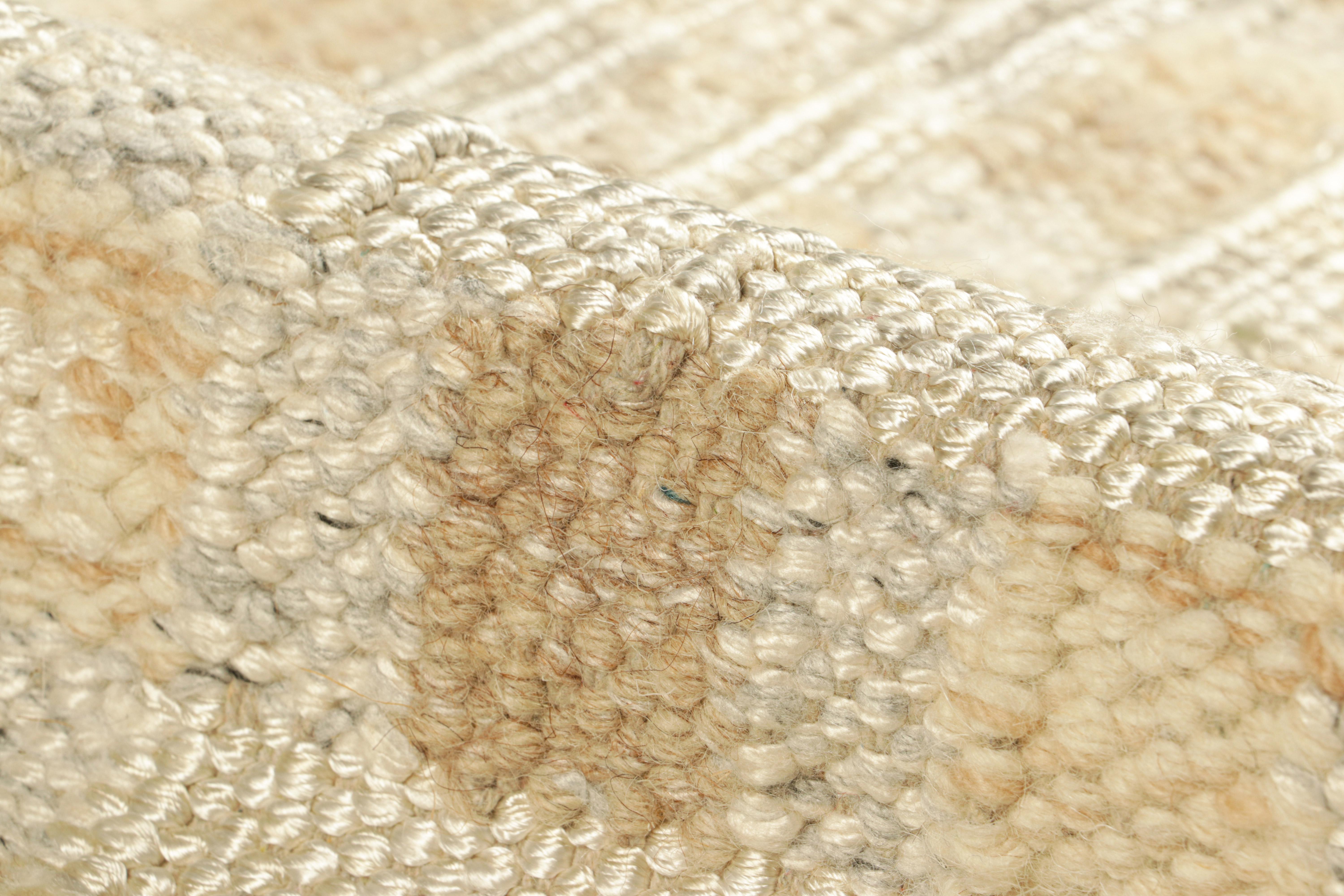 Lana Tappeto in stile scandinavo Rug & Kilim in beige-marrone con motivi geometrici in vendita