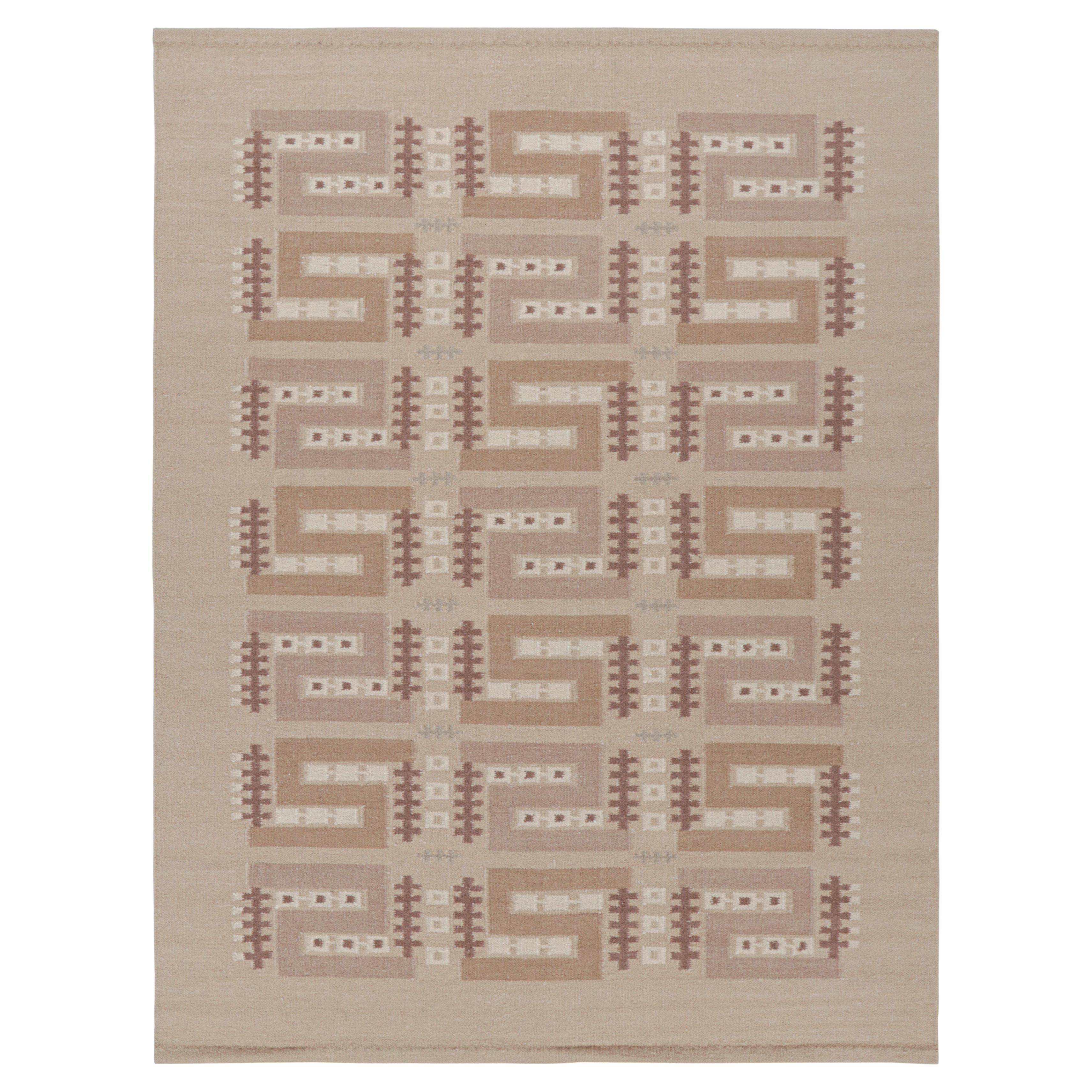 Rug & Kilim's Scandinavian Style Rug in Beige-Brown with Geometric Patterns (tapis de style scandinave à motifs géométriques) en vente