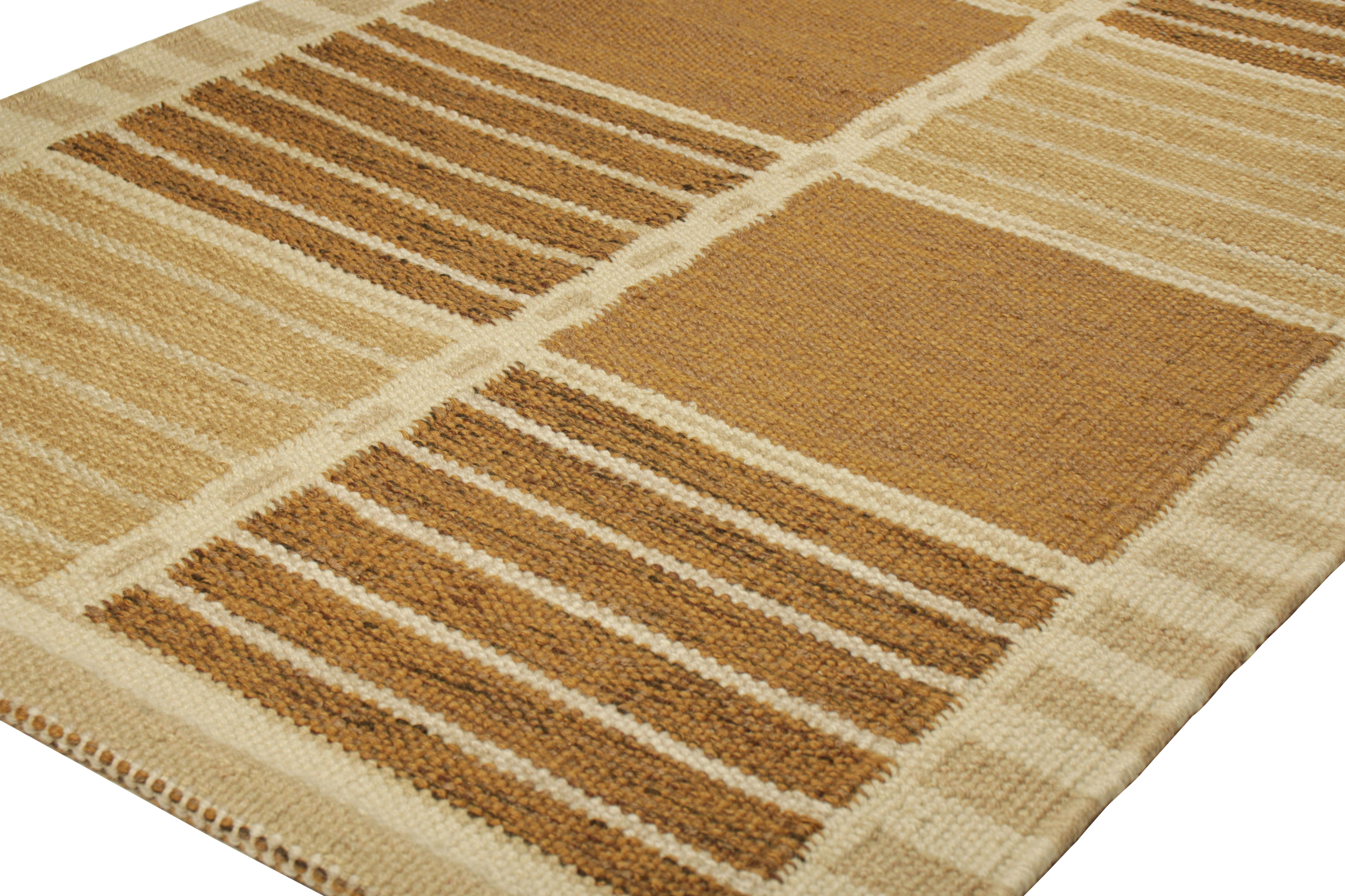 Moderno Tappeto in stile scandinavo Rug & Kilim in beige-marrone, con strisce geometriche in vendita