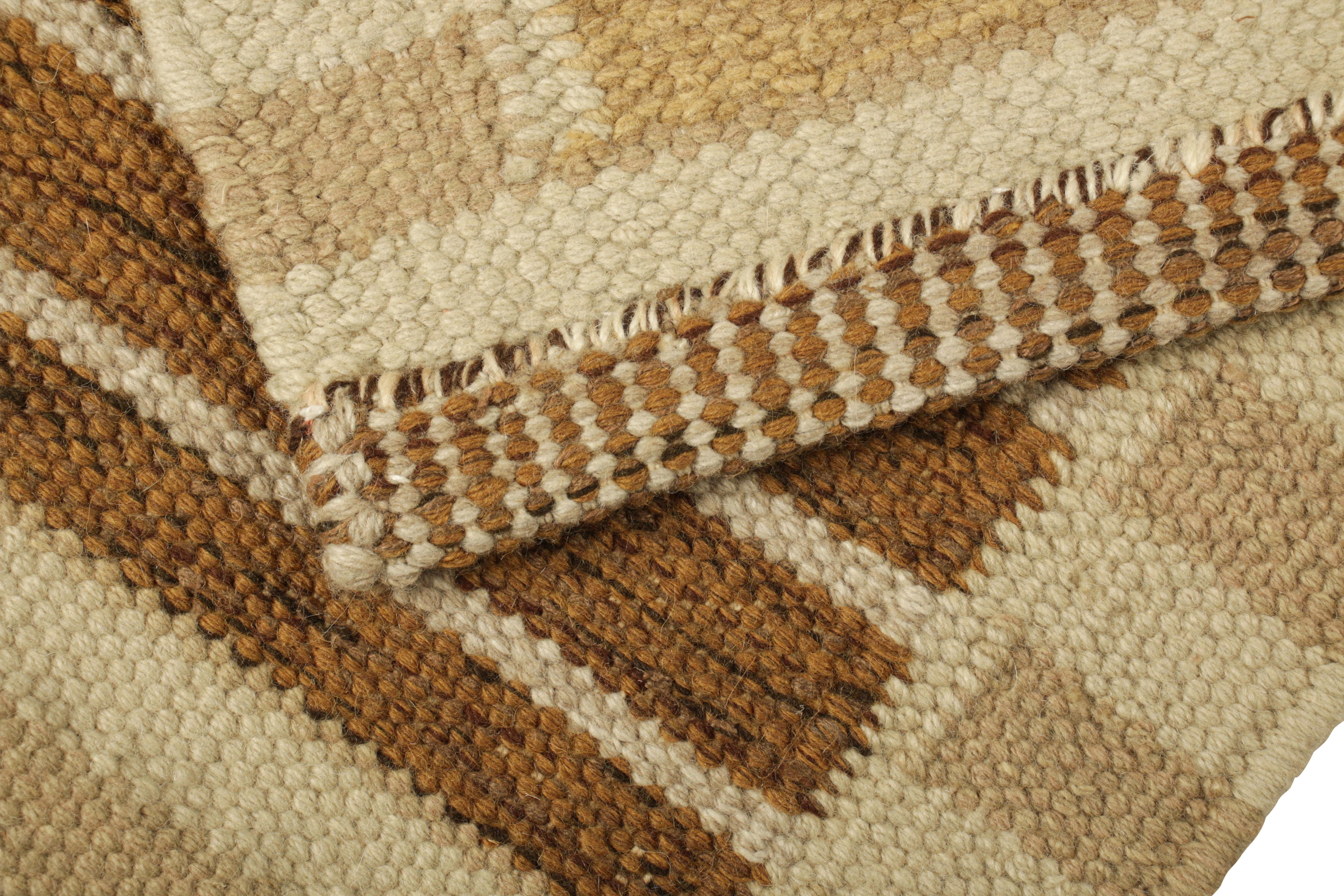 Lana Tappeto in stile scandinavo Rug & Kilim in beige-marrone, con strisce geometriche in vendita