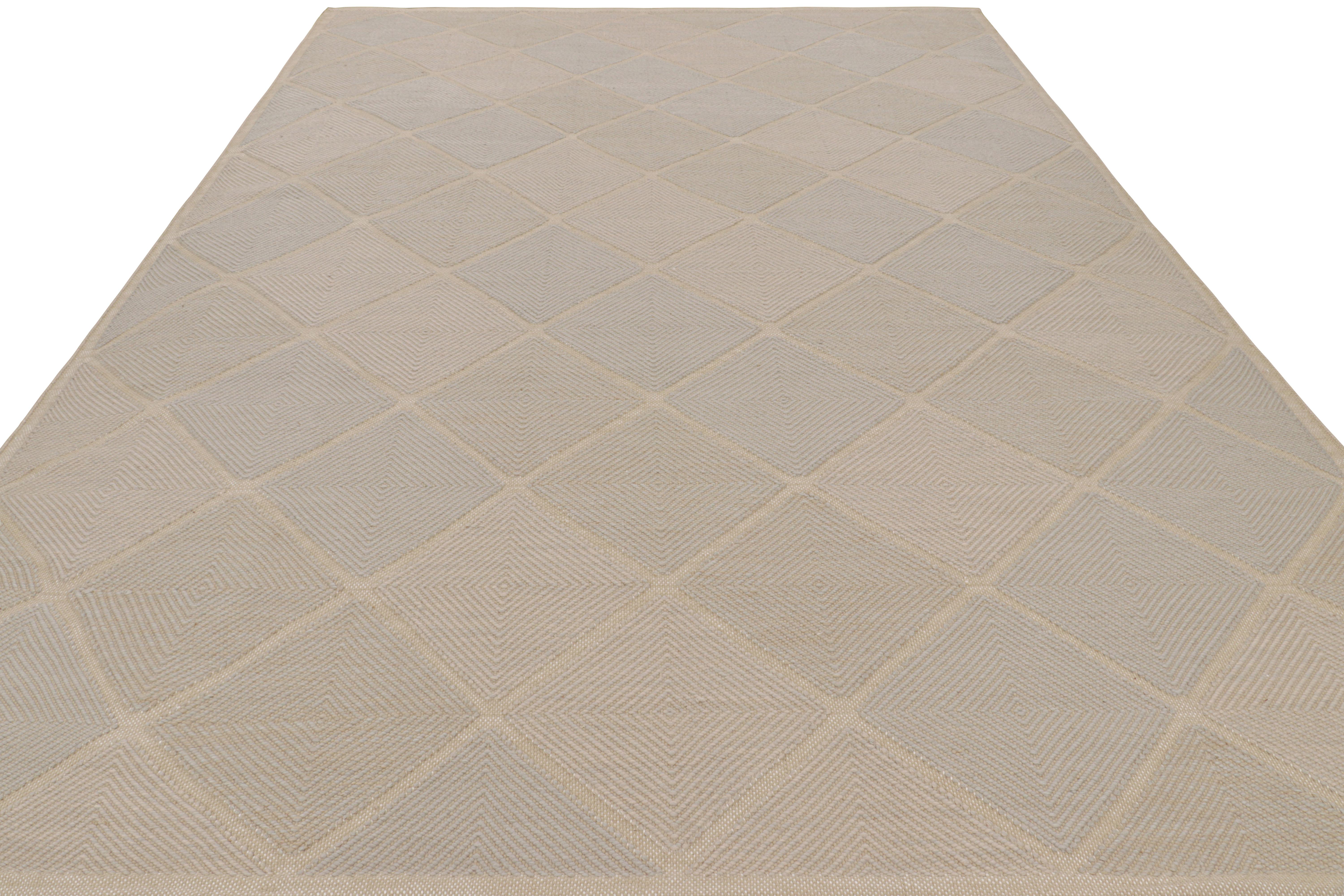 Tissé à la main Tapis de style scandinave de Rug & Kilim à motifs de losanges beige, crème et bleu en vente