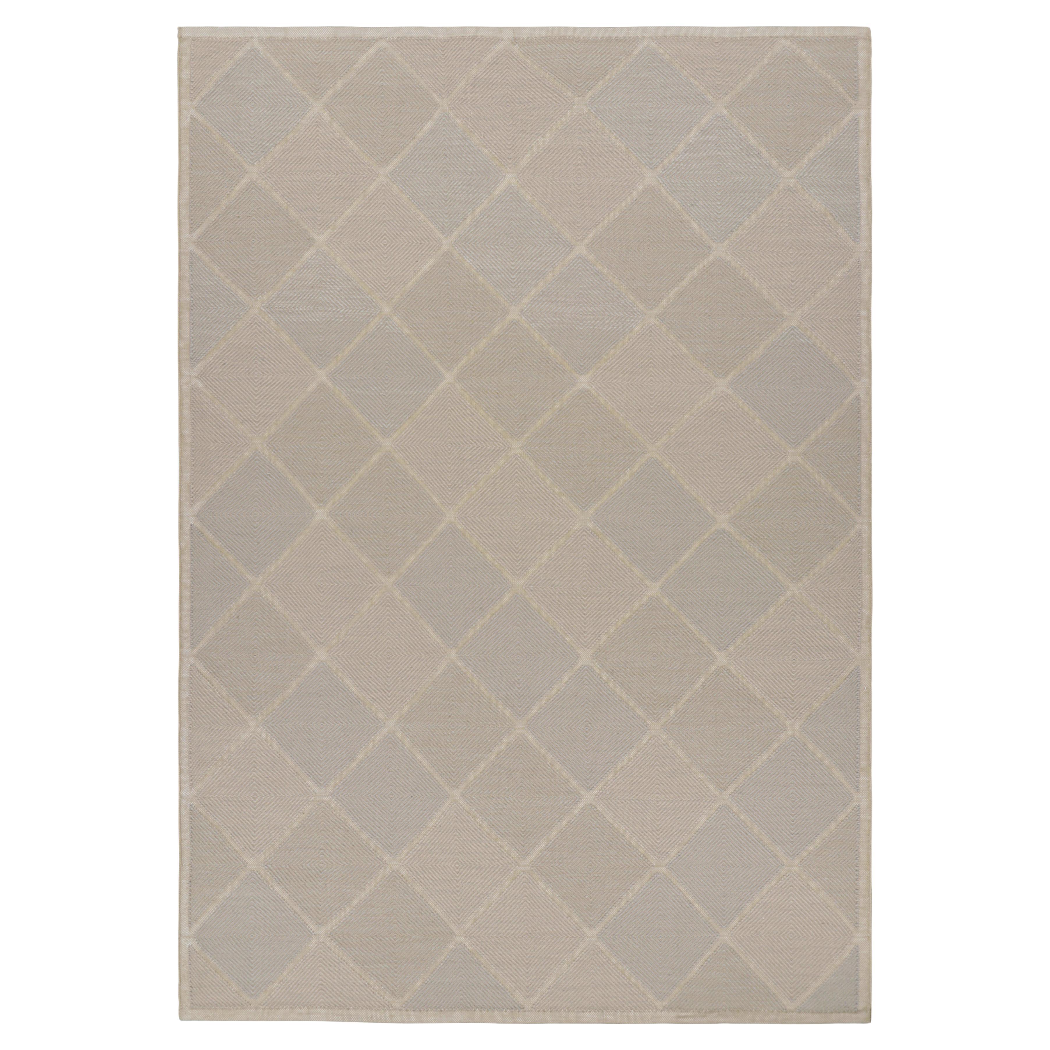 Rug & Kilim: Tappeto in stile scandinavo con motivi a diamante beige, crema e blu