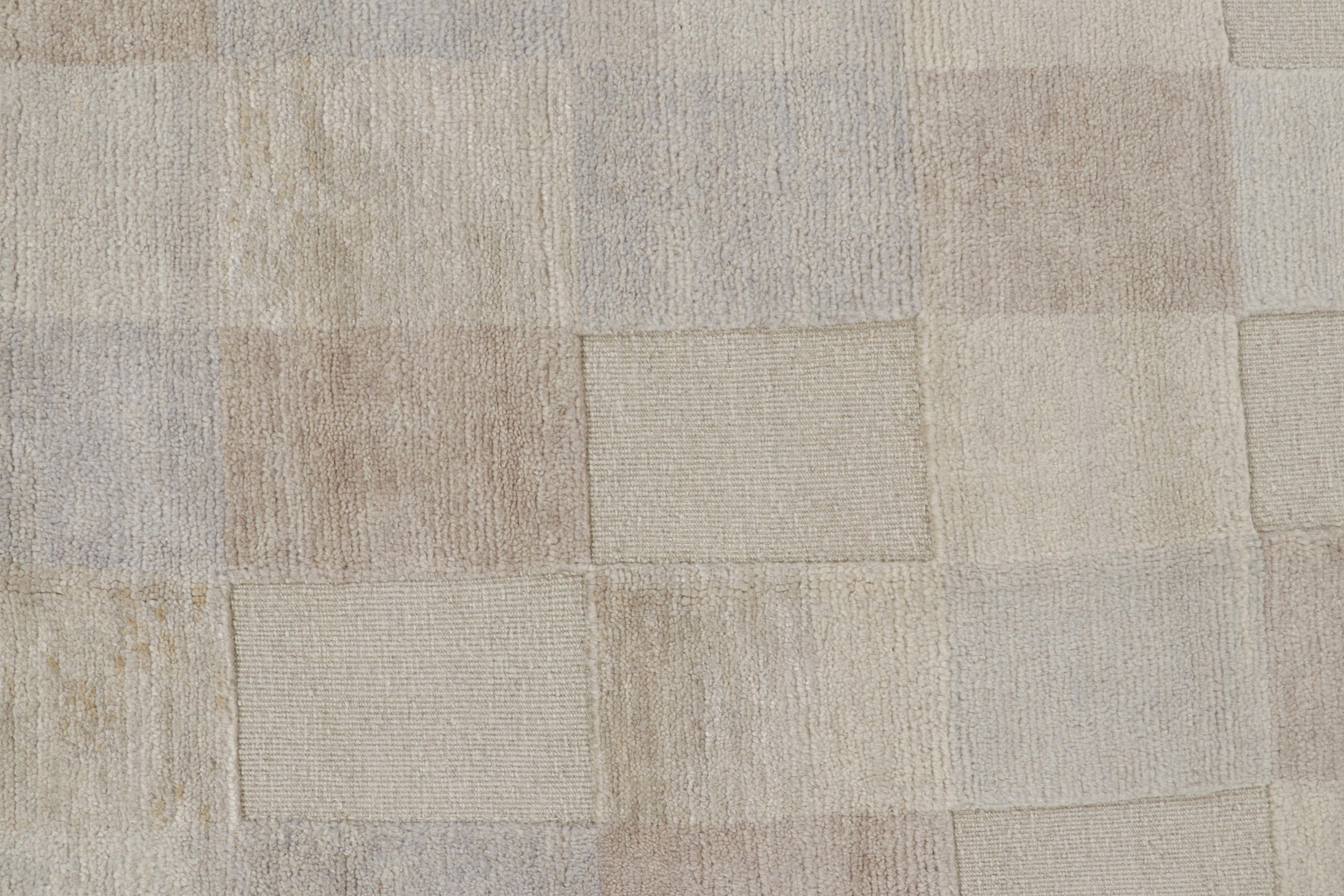 Rug & Kilim's Scandinavian Style Rug in Beige & Gray High-Low Geometric Patterns (tapis de style scandinave à motifs géométriques) Neuf - En vente à Long Island City, NY