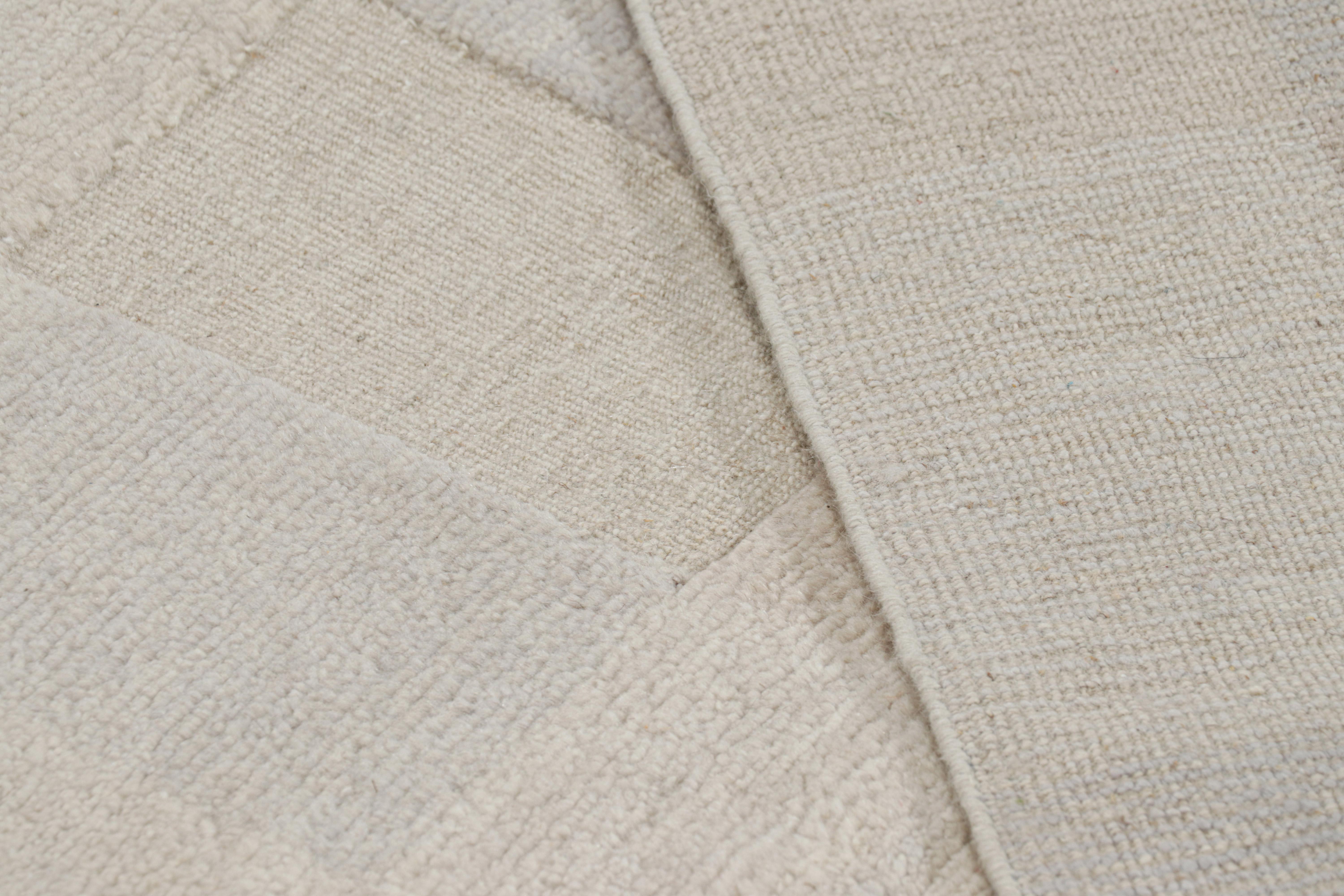 XXIe siècle et contemporain Rug & Kilim's Scandinavian Style Rug in Beige & Gray High-Low Geometric Patterns (tapis de style scandinave à motifs géométriques) en vente