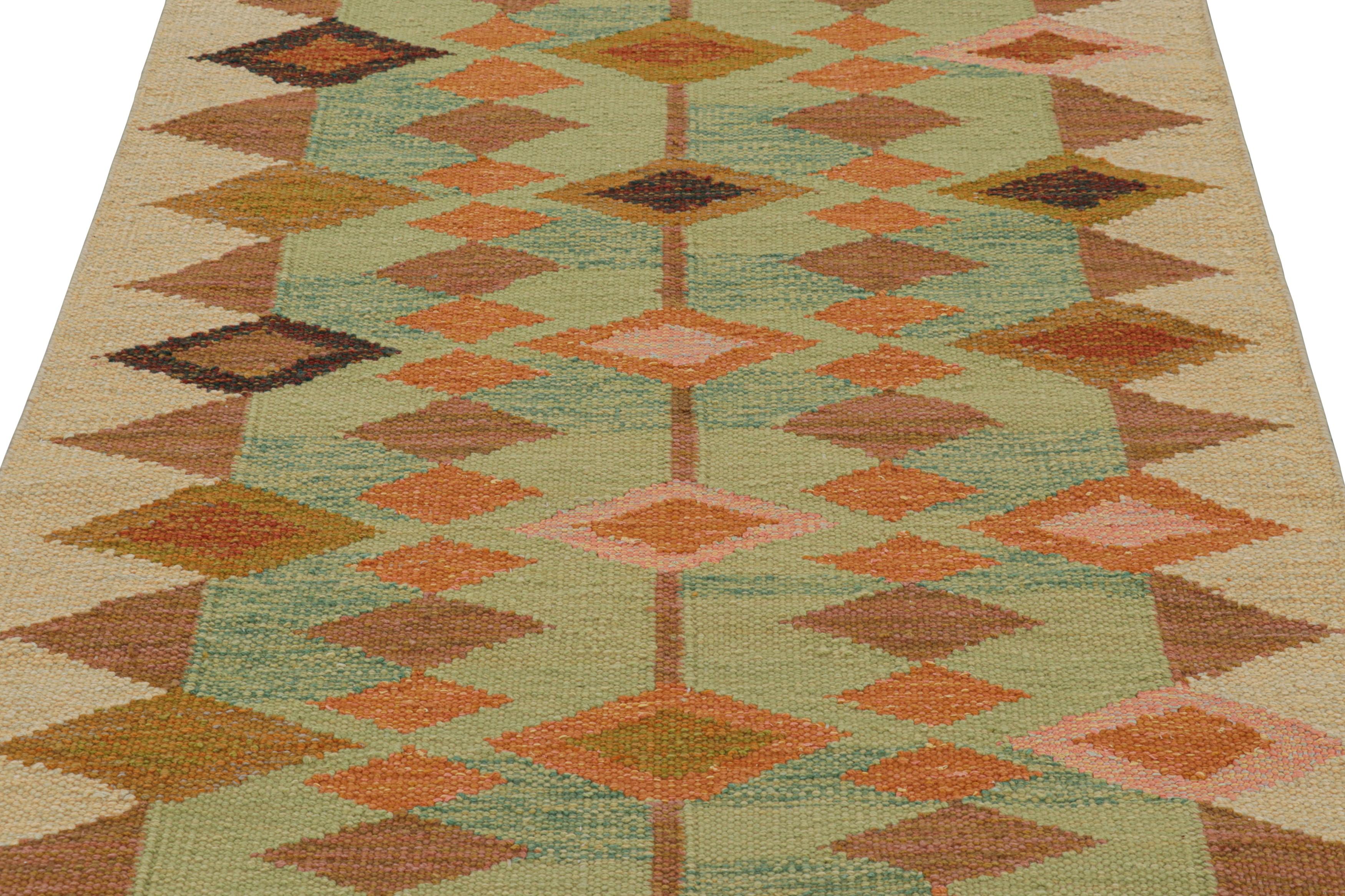 Dieser moderne 4x6-Teppich aus handgewebter Wolle ist eine aufregende neue Ergänzung der skandinavischen Teppichkollektion von Rug & Kilim - eine zeitgenössische Neuinterpretation des schwedischen Minimalismus und der Vintage-Teppiche und Textilien