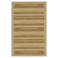 Rug & Kilim's Scandinavian Style Rug in Beige, with Brown and Gold Stripes (tapis de style scandinave avec des rayures brunes et dorées)