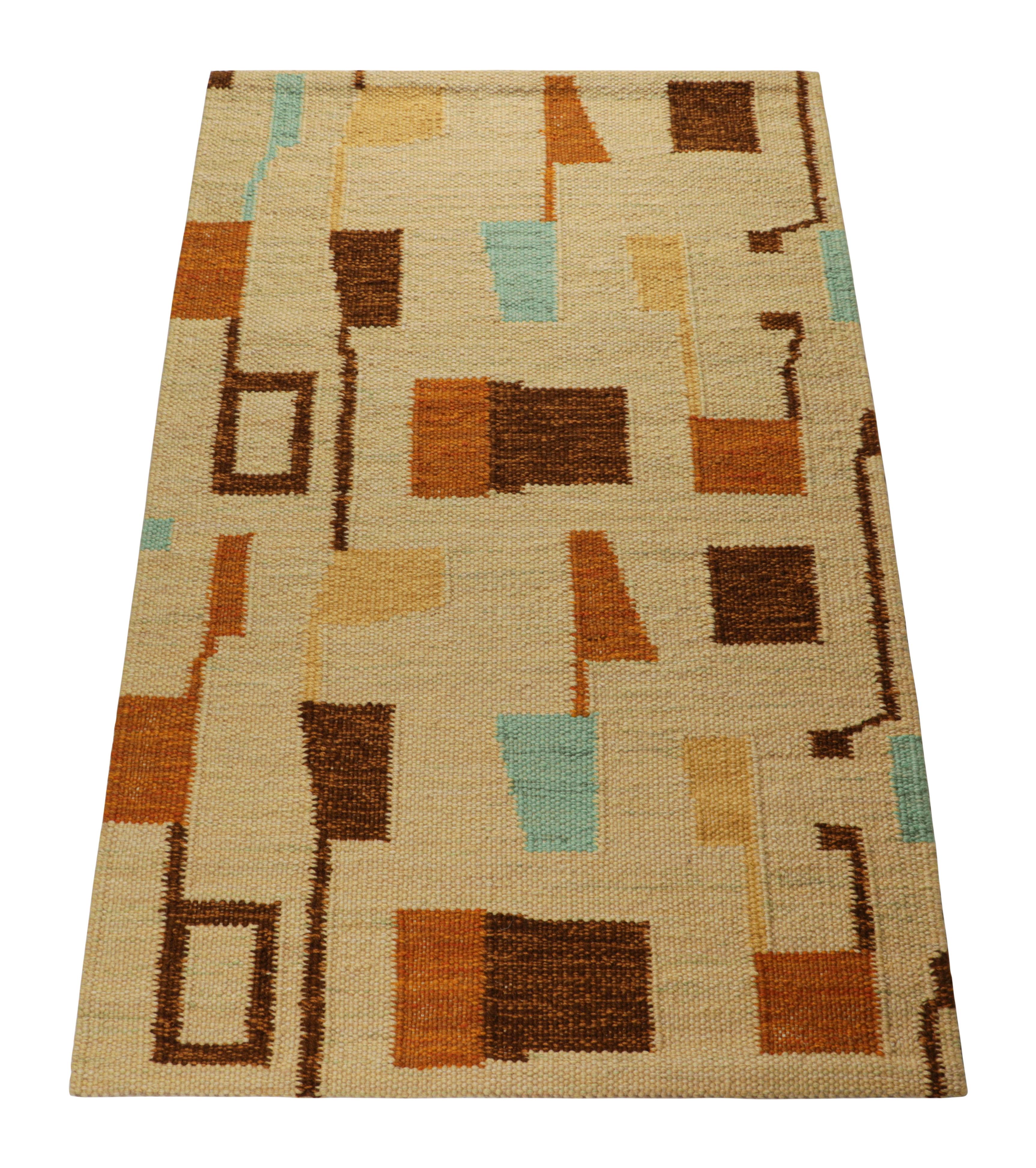 Indiano Tappeto in stile scandinavo Rug & Kilim di colore beige con motivi geometrici colorati in vendita