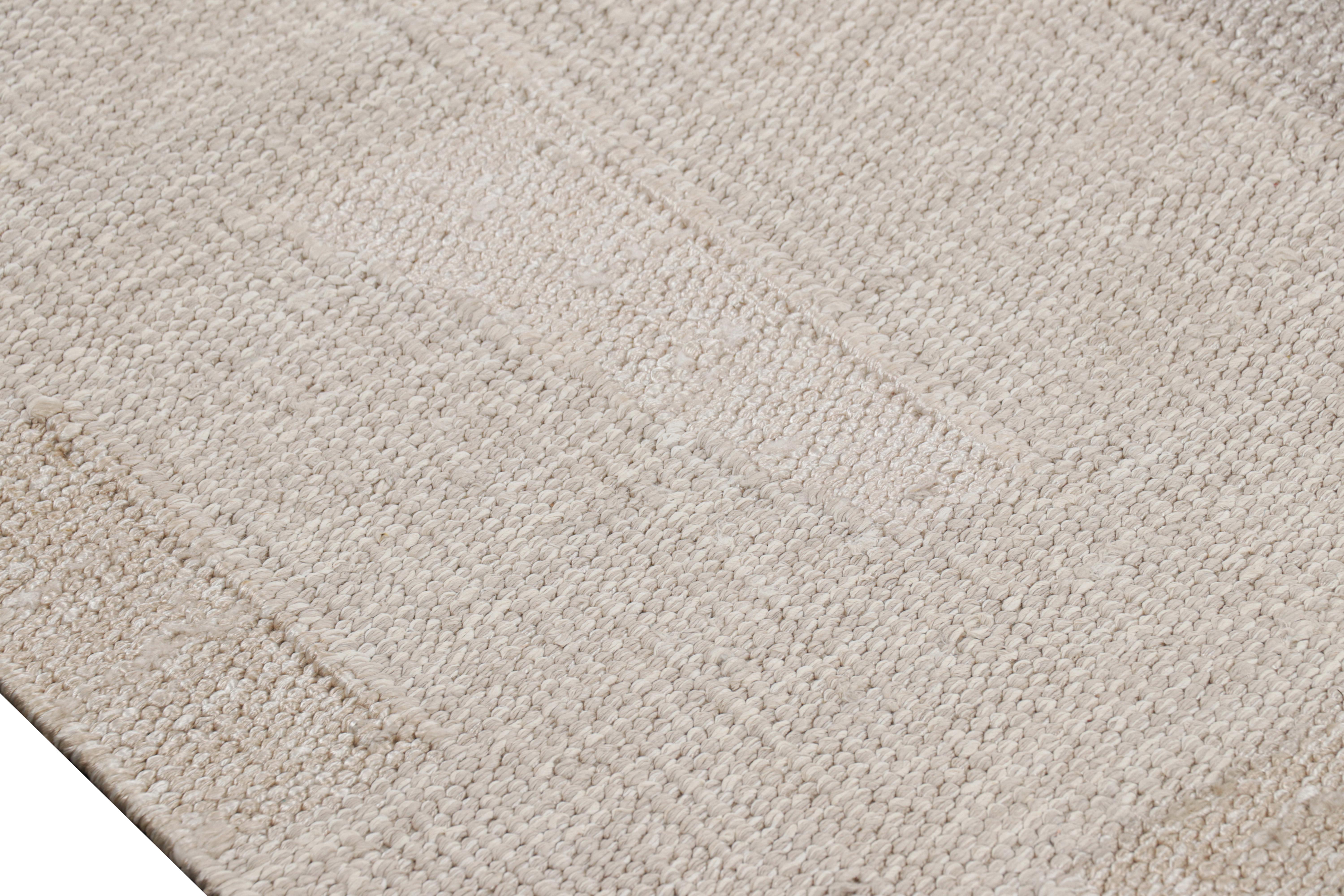 Moderno Tappeto in stile scandinavo Rug & Kilim in beige con motivi geometrici colorati in vendita