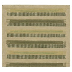 Rug & Kilim's Teppich im skandinavischen Stil in Beige, mit grünen, geometrischen Streifen