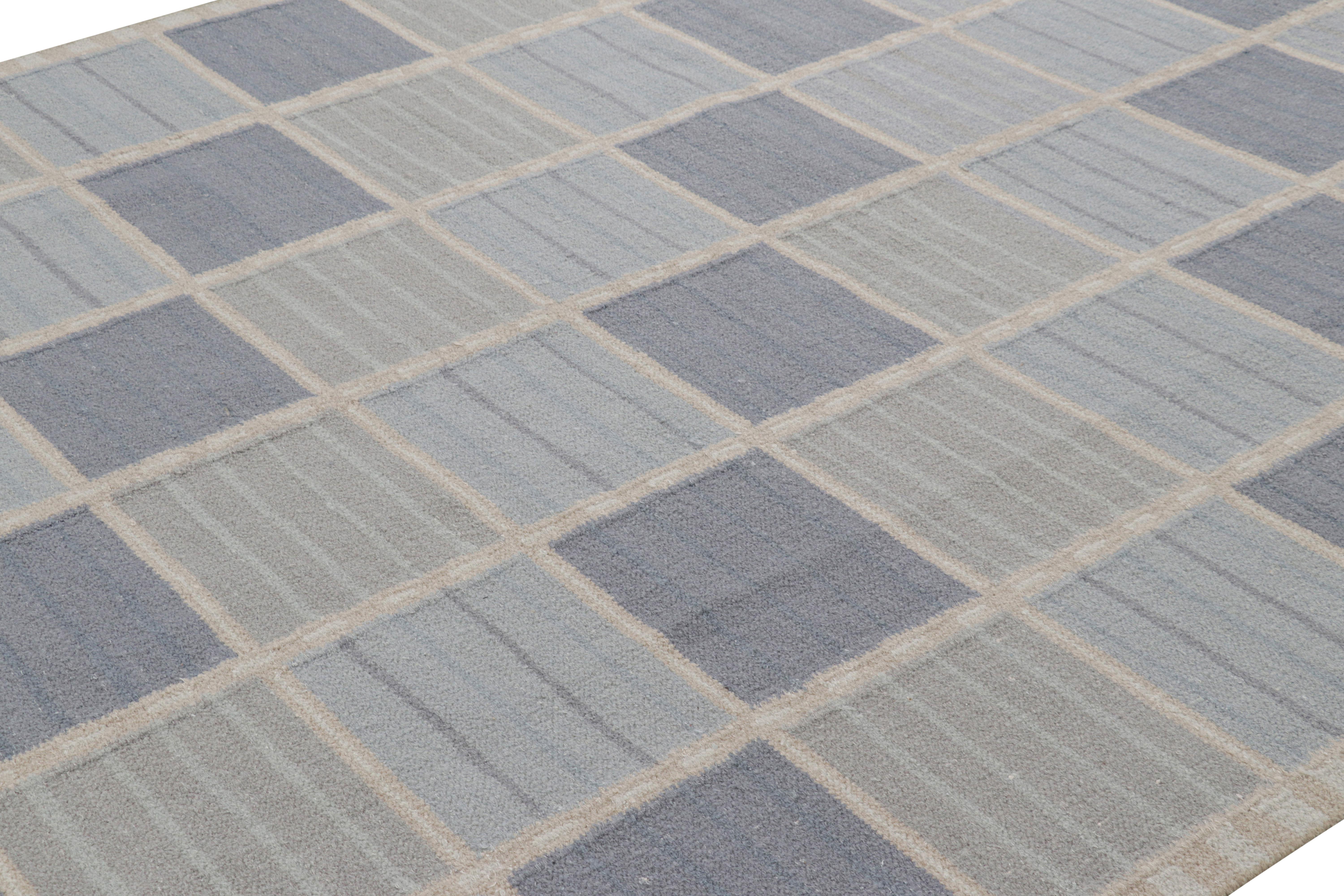 Dieser 8x10 große zeitgenössische Teppich ist eine aufregende Neuheit in der skandinavischen Teppichkollektion von Rug & Kilim - eine neue Flachgewebelinie, die aus einer luxuriösen Mischung aus handgewebter Wolle und exotischen Garnen besteht, die