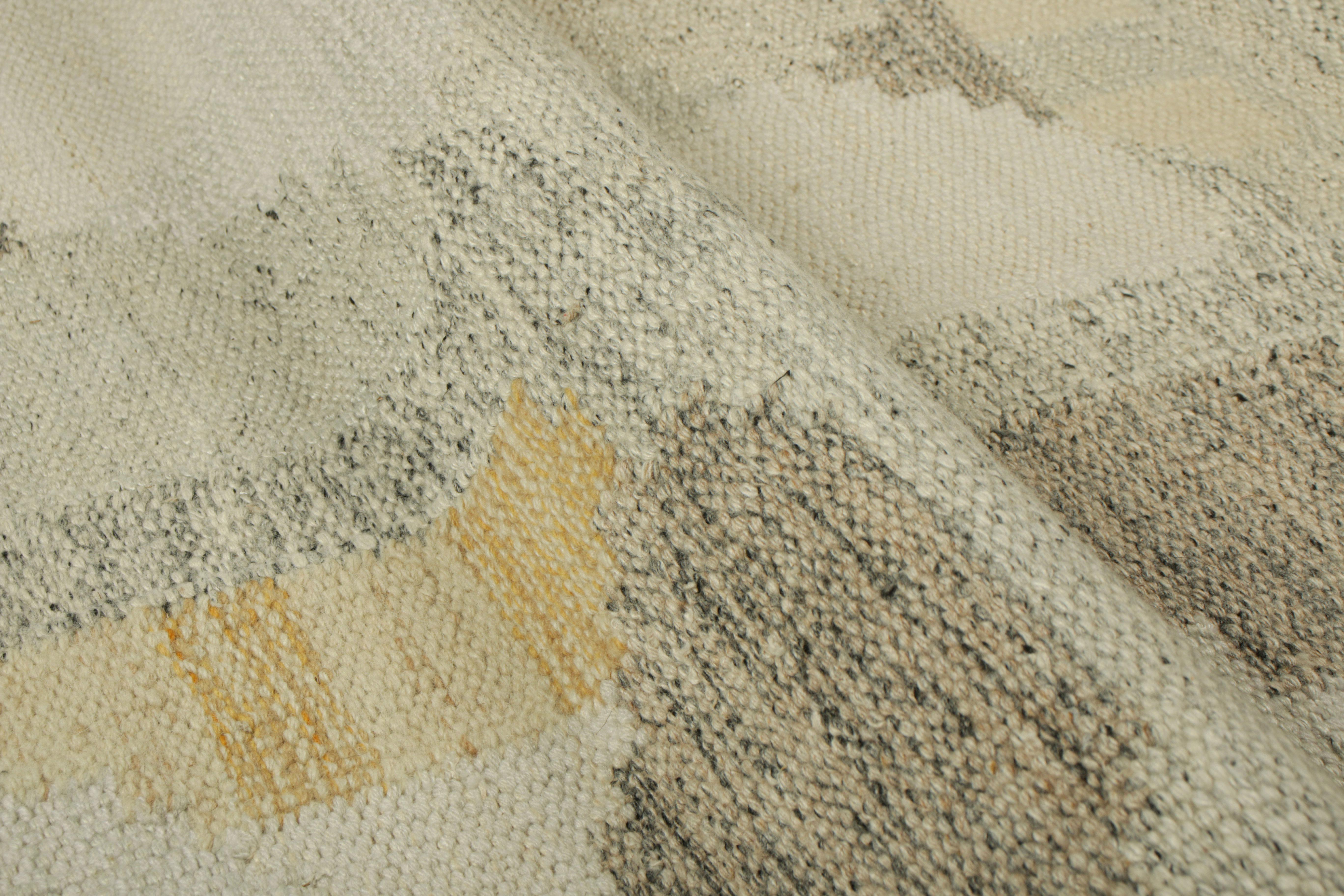 Tappeto in stile scandinavo Rug & Kilim in blu e beige, con motivi geometrici In condizioni Nuovo in vendita a Long Island City, NY