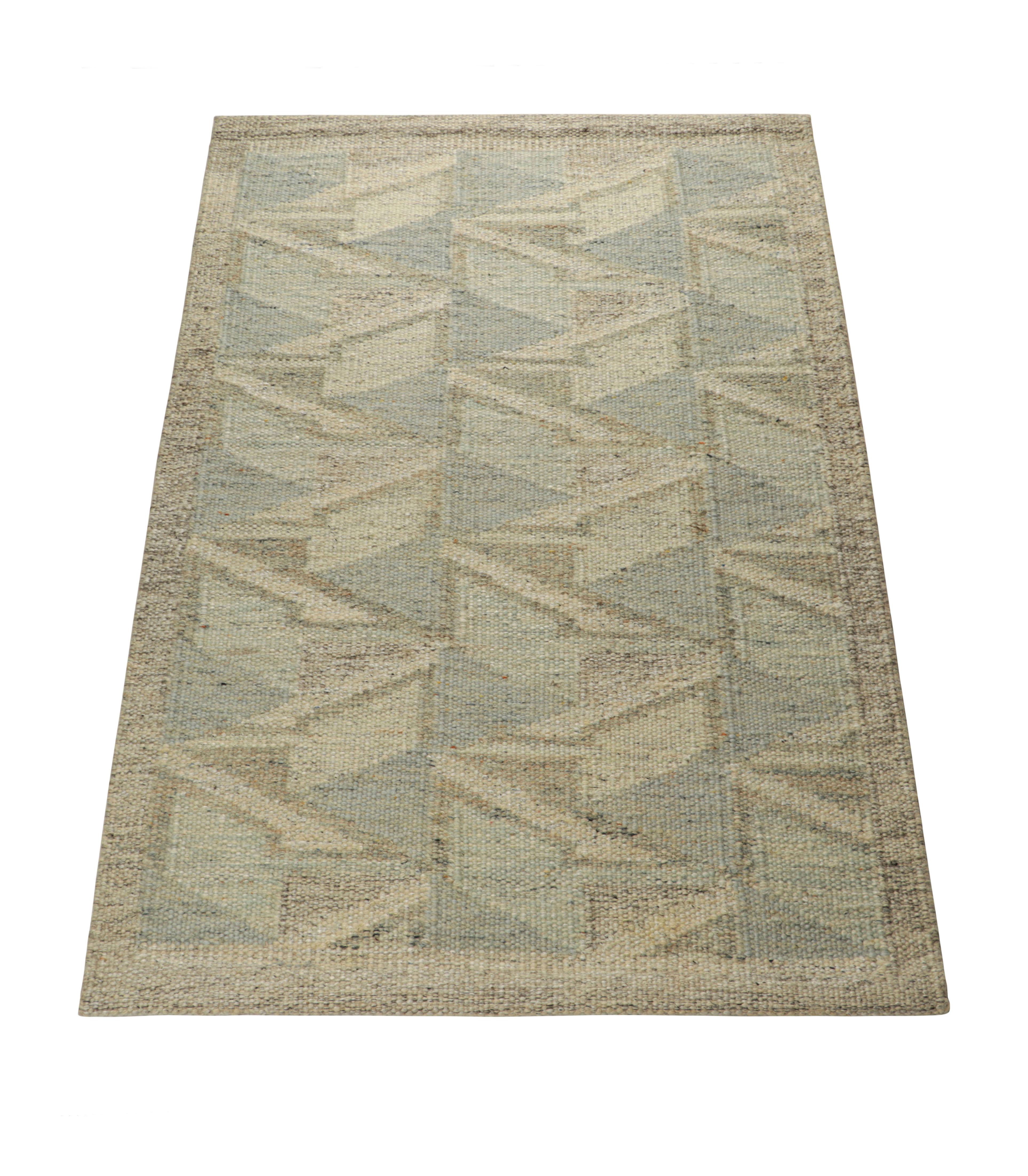 Dieser 3x4 große Akzentteppich im schwedischen Stil gehört zu einer aufregenden neuen Kollektion von Rug & Kilim in Geschenkgröße und ist eine kühne Ergänzung der Scandinavian Collection'S. Das handgewebte Flachgewebe aus Wolle mit ungefärbten