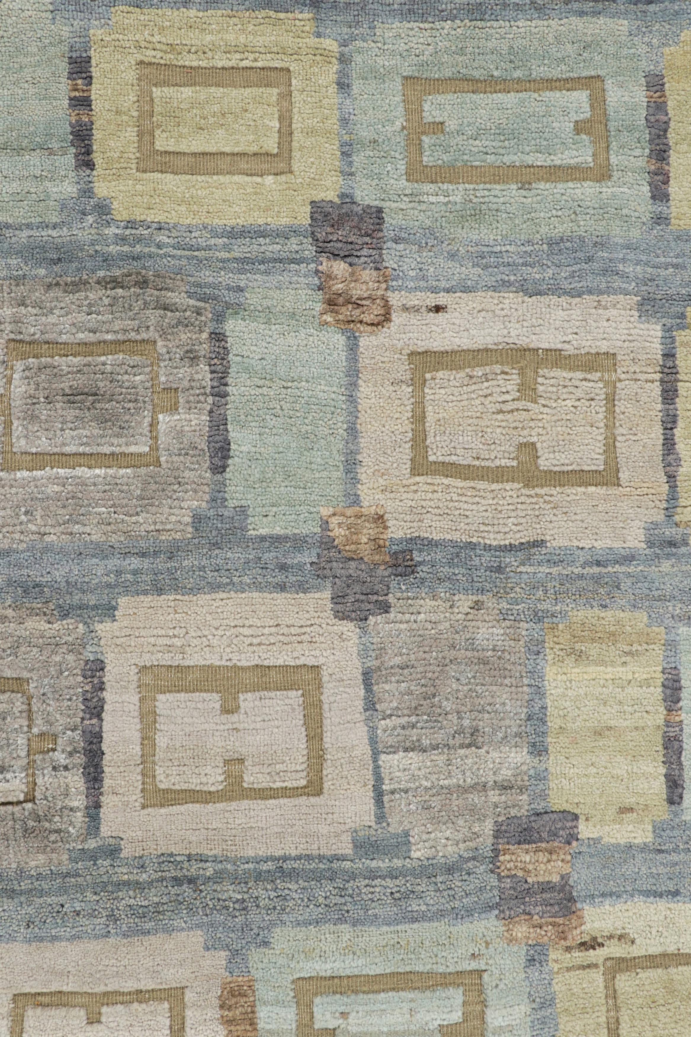 Moderne Tapis de style scandinave bleu et gris à motifs géométriques de Rug & Kilim en vente