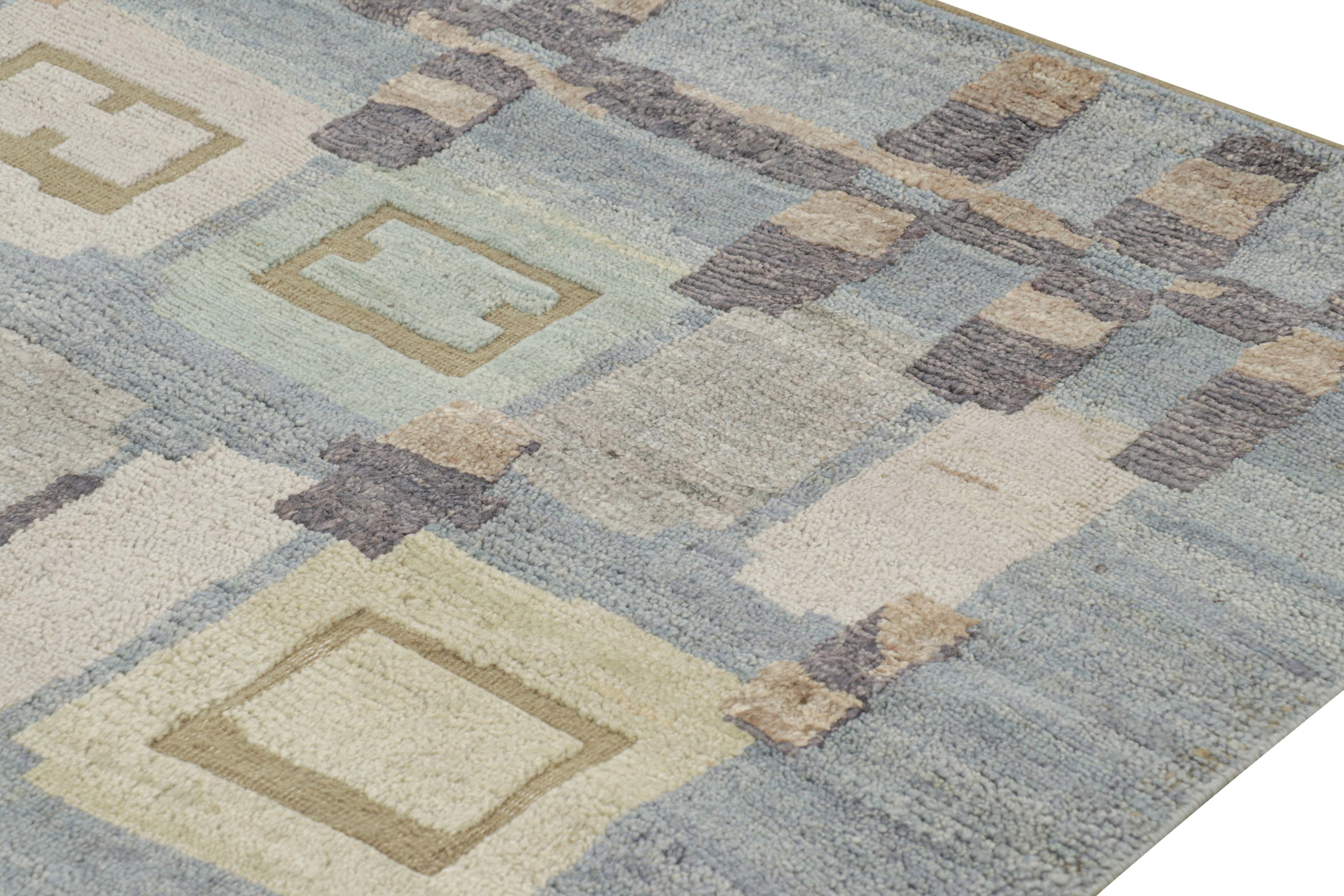 Rug & Kilim's Teppich im skandinavischen Stil in Blau und Grau mit geometrischen Mustern im Zustand „Neu“ im Angebot in Long Island City, NY
