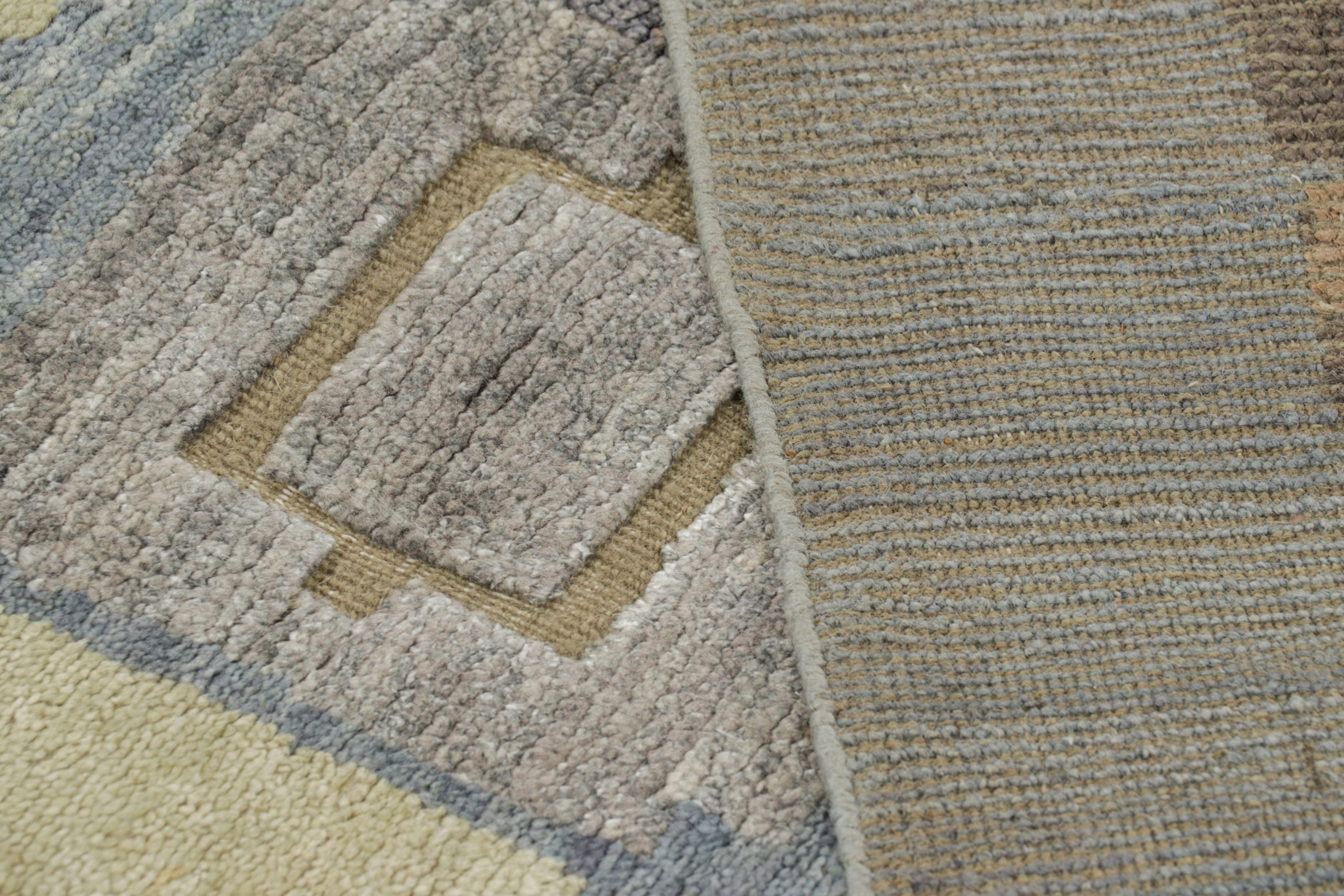 Rug & Kilim's Teppich im skandinavischen Stil in Blau und Grau mit geometrischen Mustern (21. Jahrhundert und zeitgenössisch) im Angebot