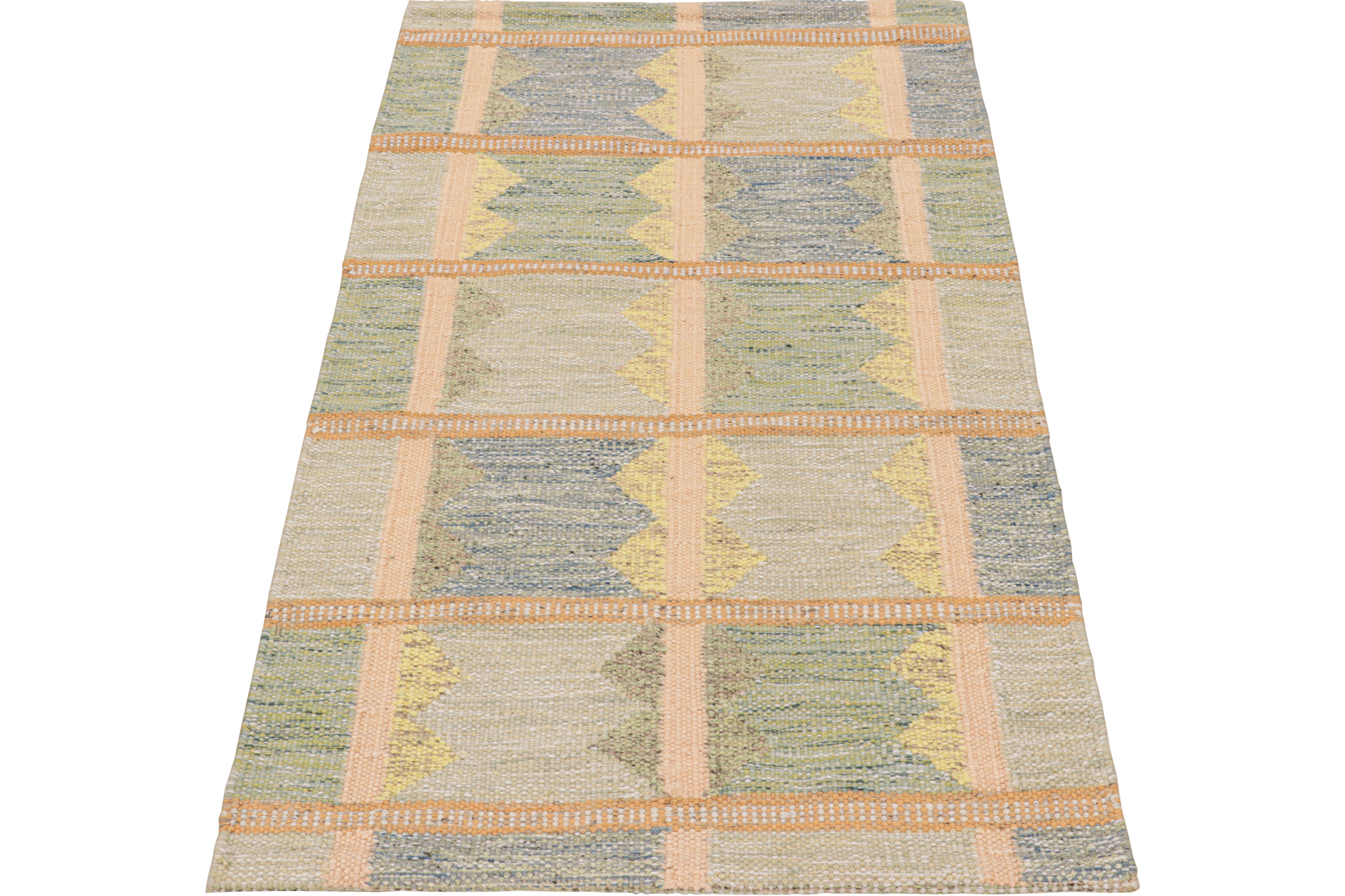 Indiano Rug & Kilim - Tappeto in stile scandinavo in blu e verde con motivi geometrici in vendita