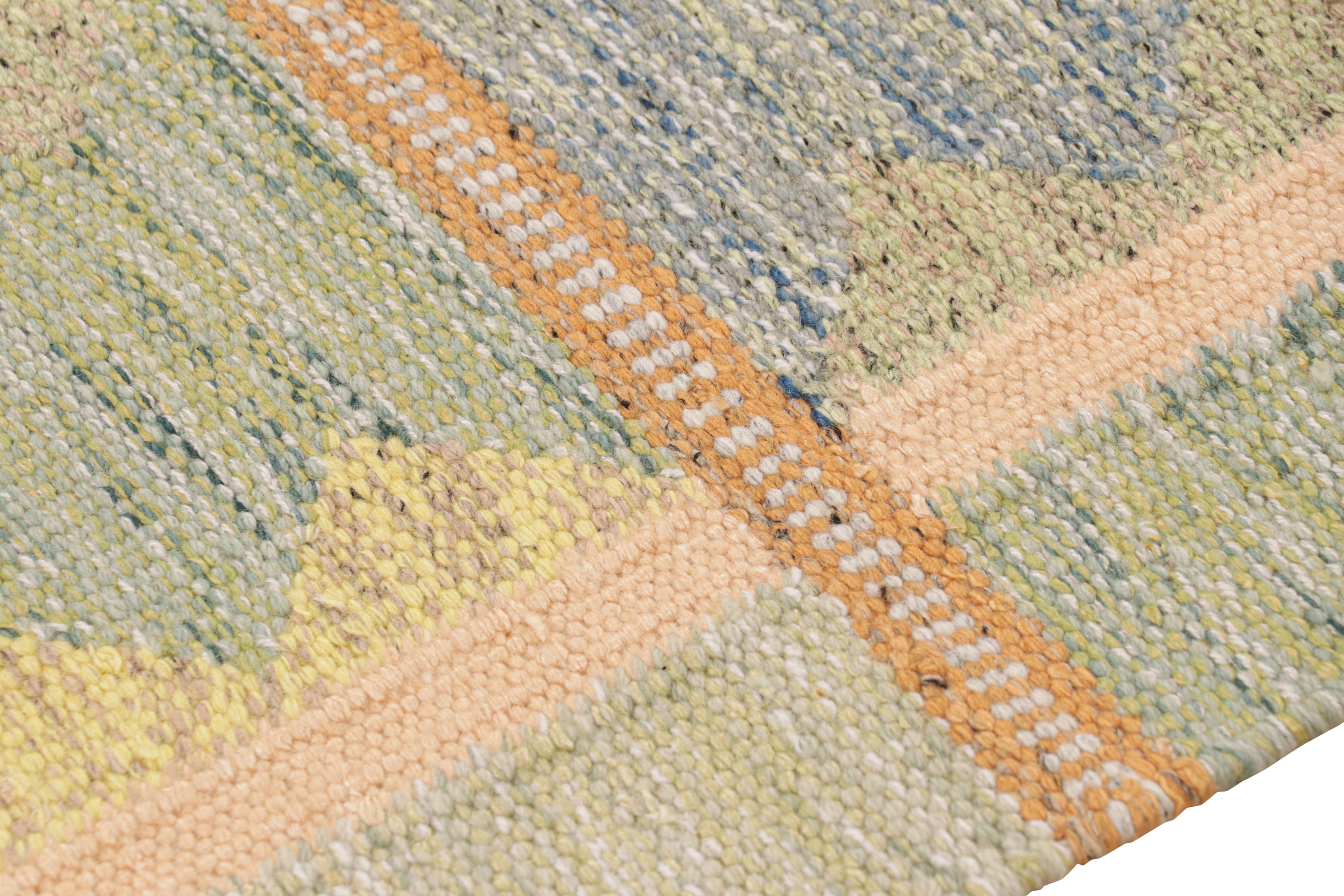 Rug & Kilim - Tappeto in stile scandinavo in blu e verde con motivi geometrici In condizioni Nuovo in vendita a Long Island City, NY