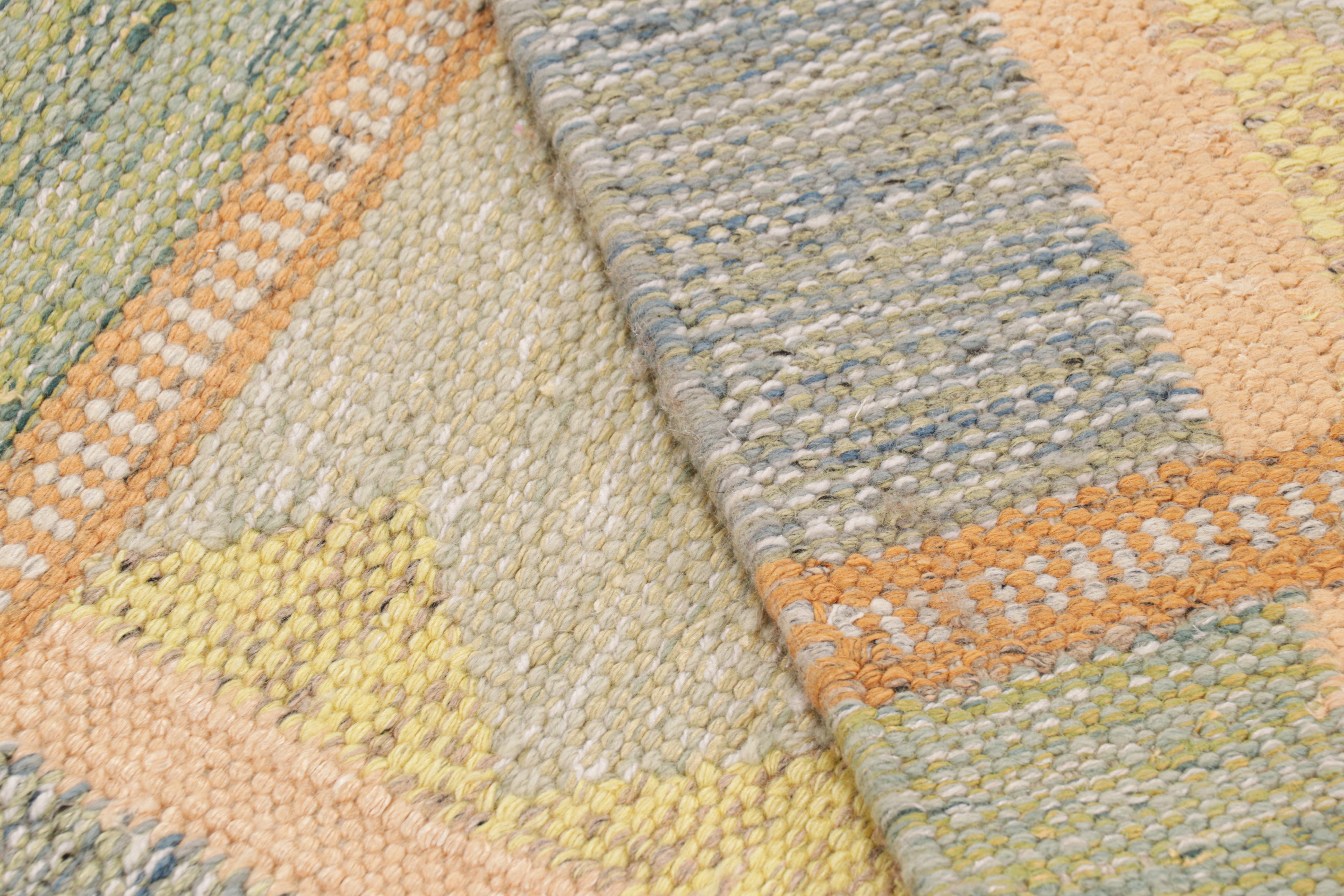 XXI secolo e contemporaneo Rug & Kilim - Tappeto in stile scandinavo in blu e verde con motivi geometrici in vendita
