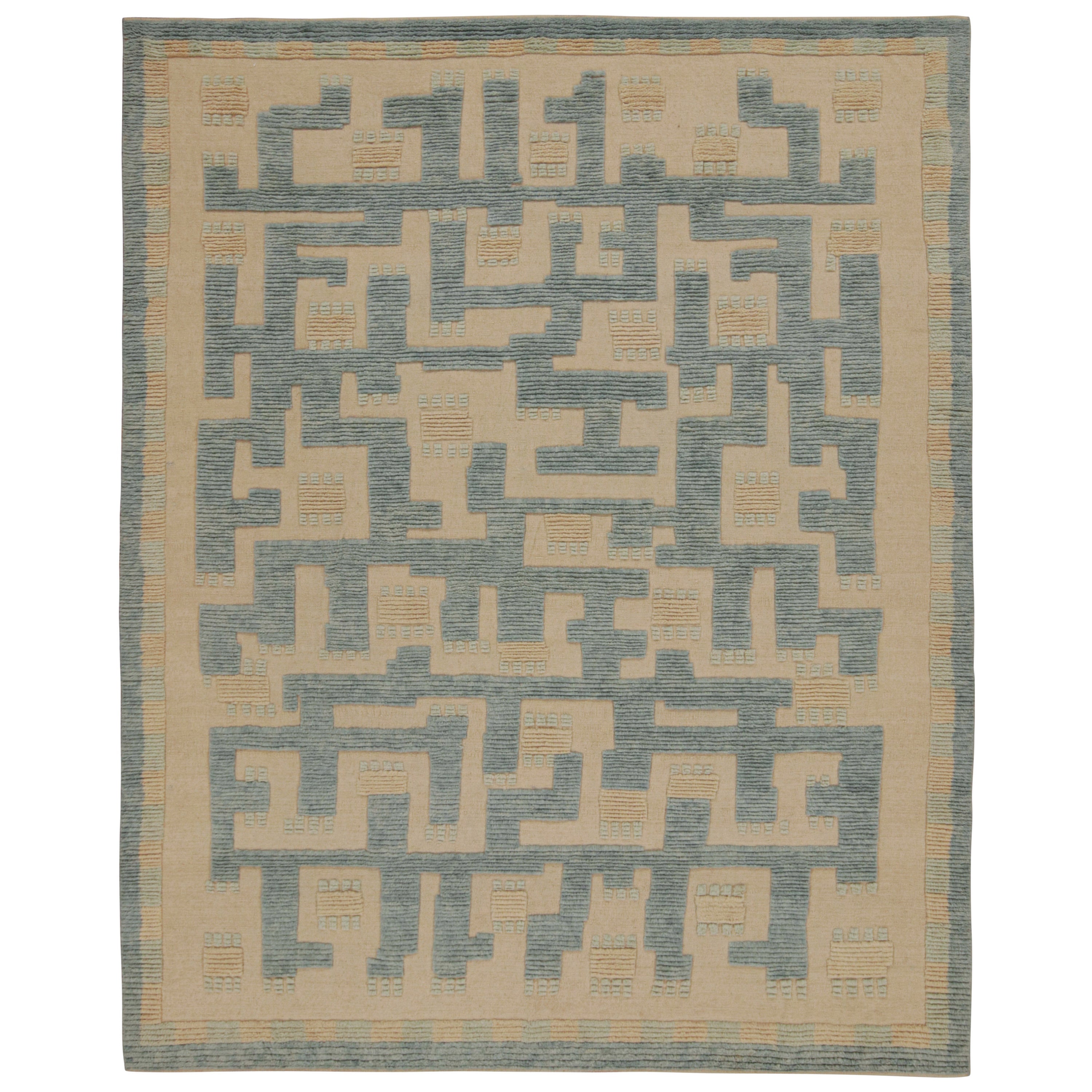 Rug & Kilim's Teppich im skandinavischen Stil in Blau und Beige mit geometrischen Mustern