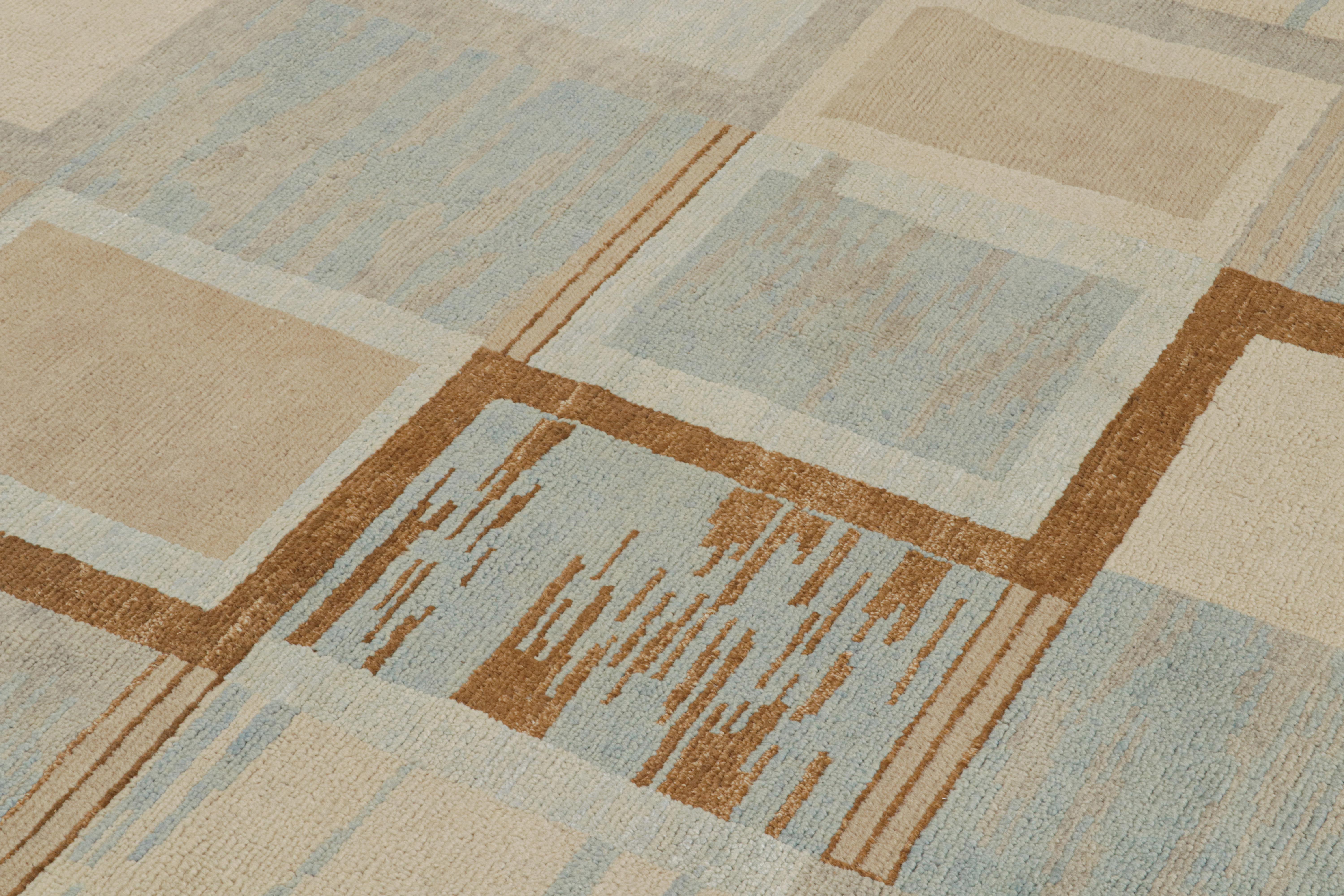 Tappeto in stile scandinavo Rug & Kilim con motivi geometrici blu e marroni In condizioni Nuovo in vendita a Long Island City, NY