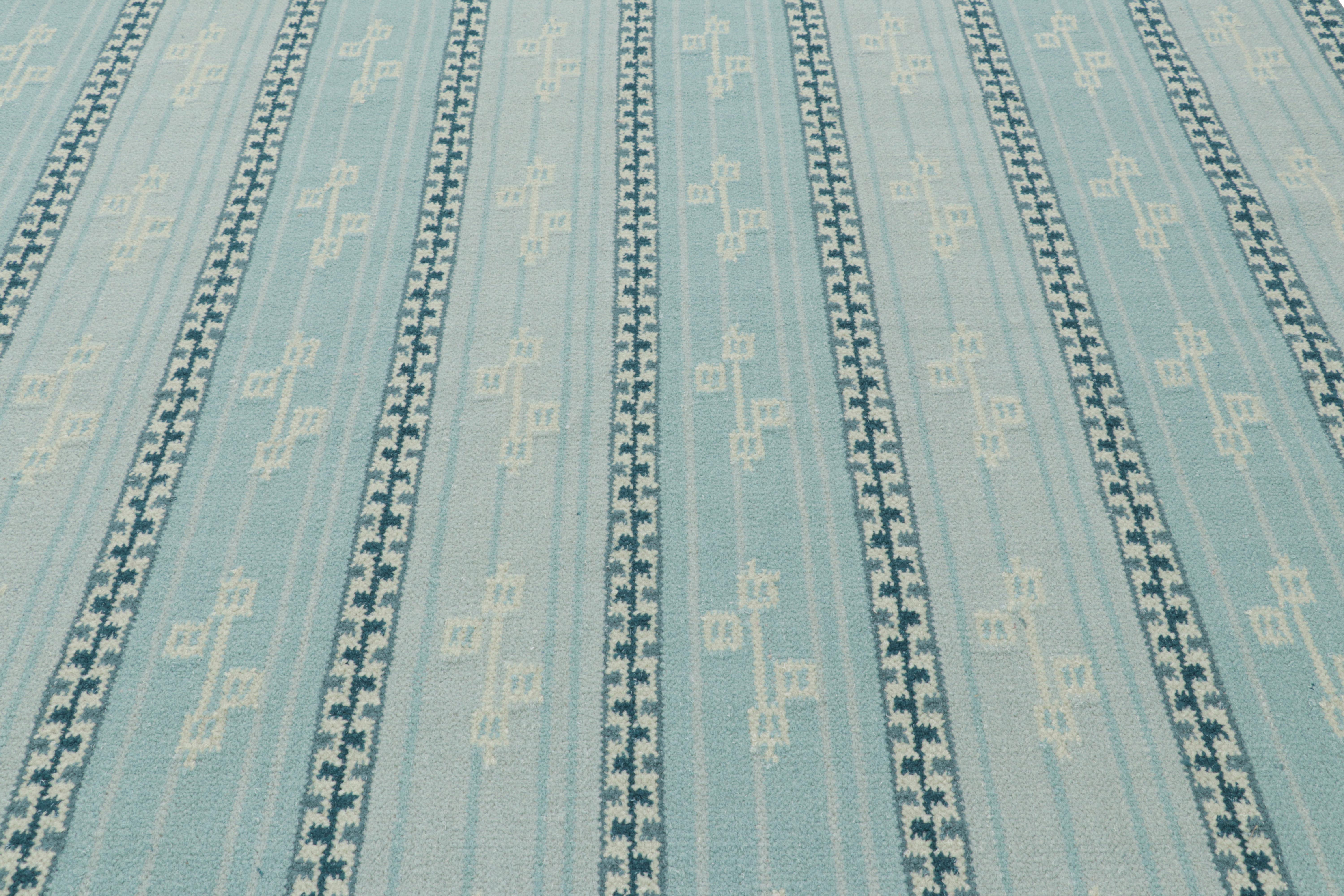 Dieser 8x10 große Teppich aus der Scandinavian Collection'S von Rug & Kilim ist in einer neuen Flachgewebekonstruktion handgewebt und besteht aus einer Mischung aus Wolle und exotischen Garnen - eine weiche, neue Textur, die von Alpakagarnen