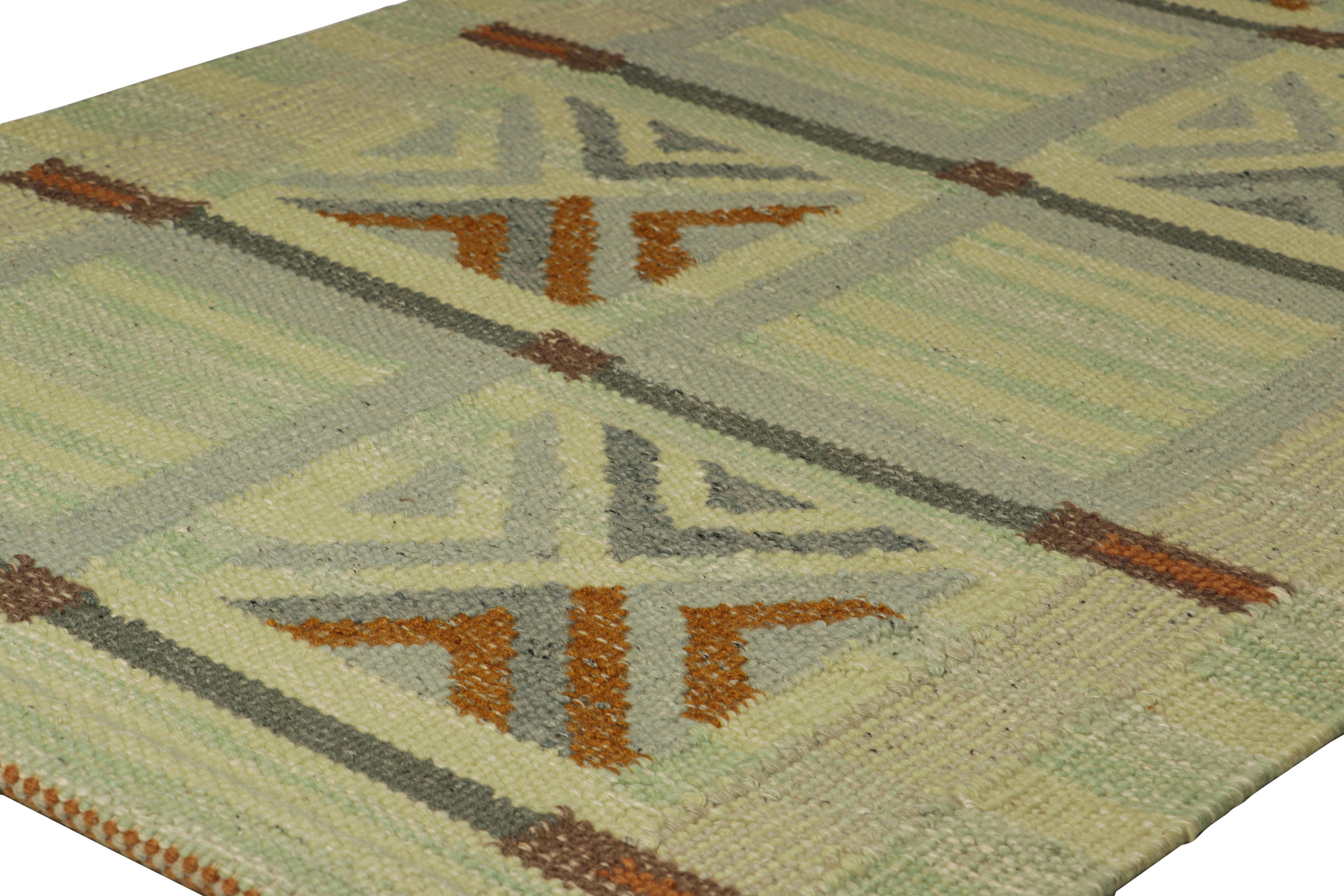 Rug & Kilim's Teppich im skandinavischen Stil in Blautönen mit geometrischen Mustern (Moderne) im Angebot