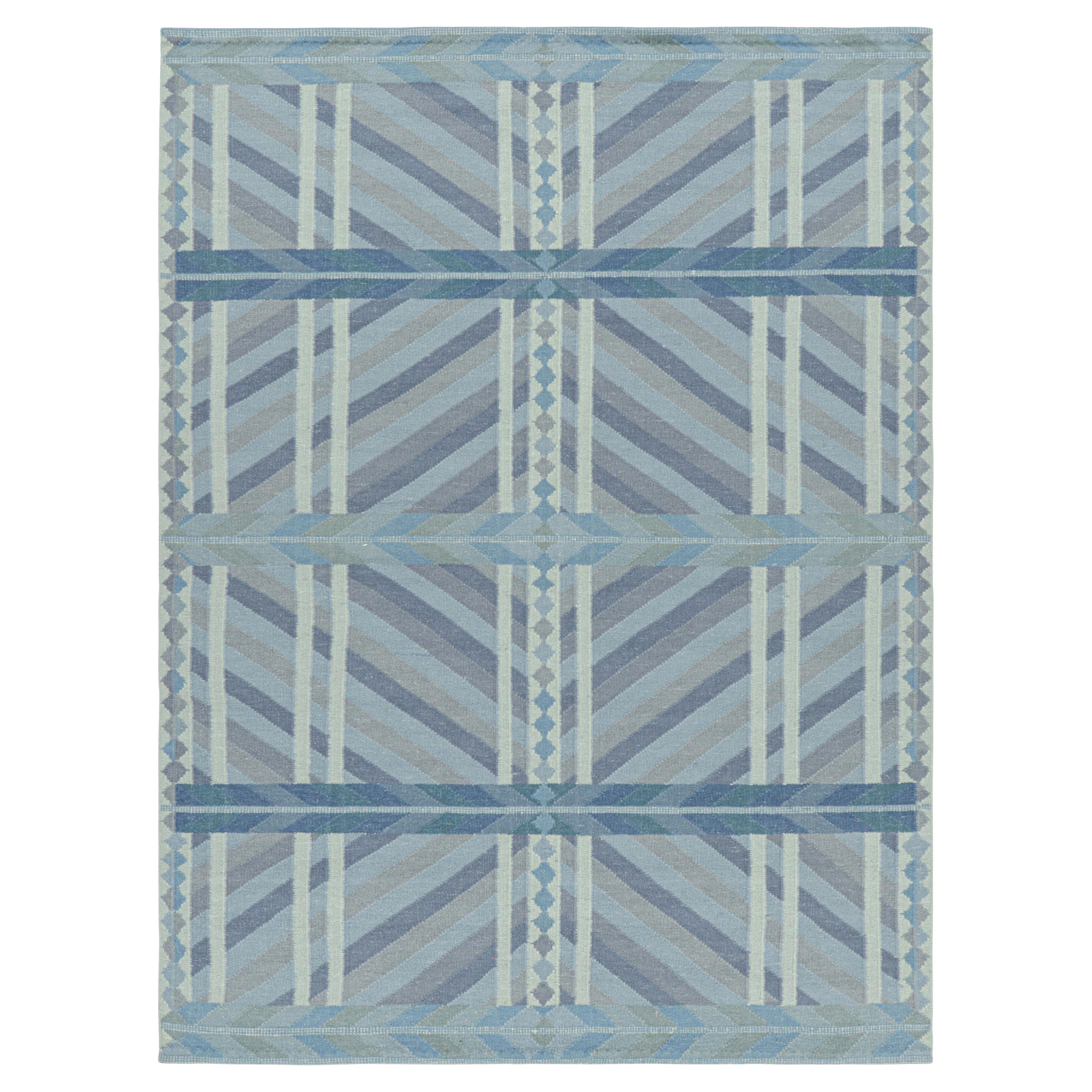 Rug 
Kilim
s Teppich im skandinavischen Stil in Blautönen mit geometrischen Mustern im Angebot