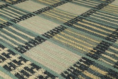 Tapis de style scandinave de Rug & Kilim dans les tons bleus, avec des rayures et des motifs