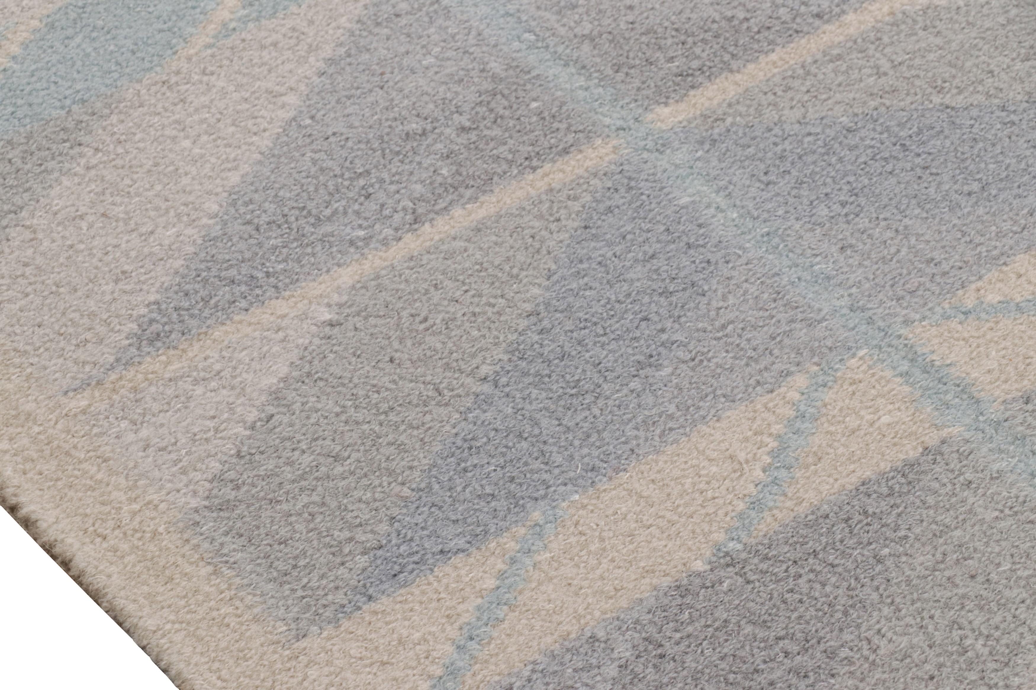 Rug & Kilim's Teppich im skandinavischen Stil in Blau mit geometrischen Chevron-Mustern im Zustand „Neu“ im Angebot in Long Island City, NY